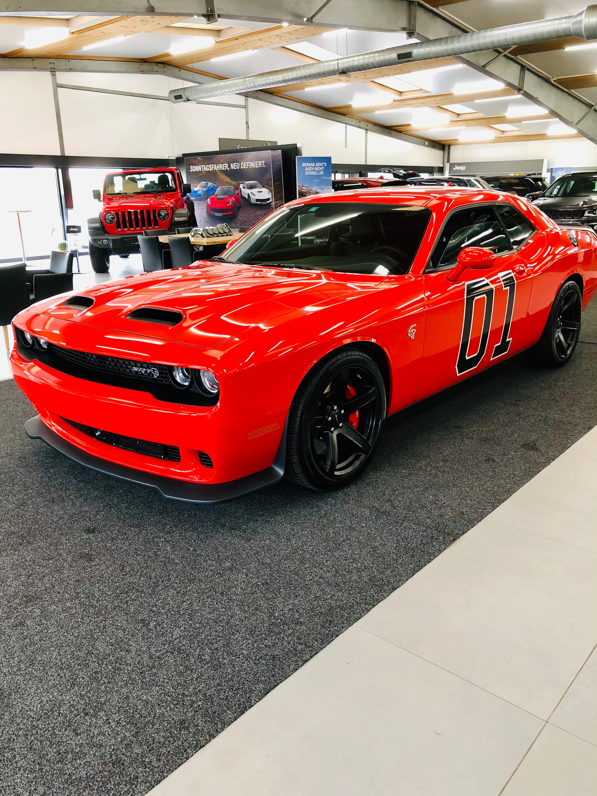 DODGE SRT Hellcat 6.2 V8-image-0