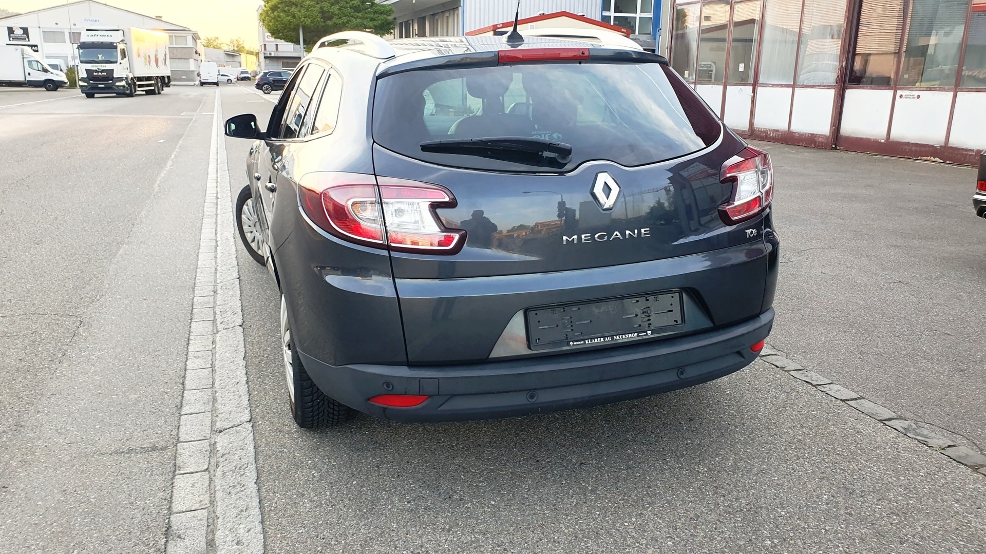 RENAULT Mégane Grandtour 1.2 16V Turbo Bose EDC-image-7