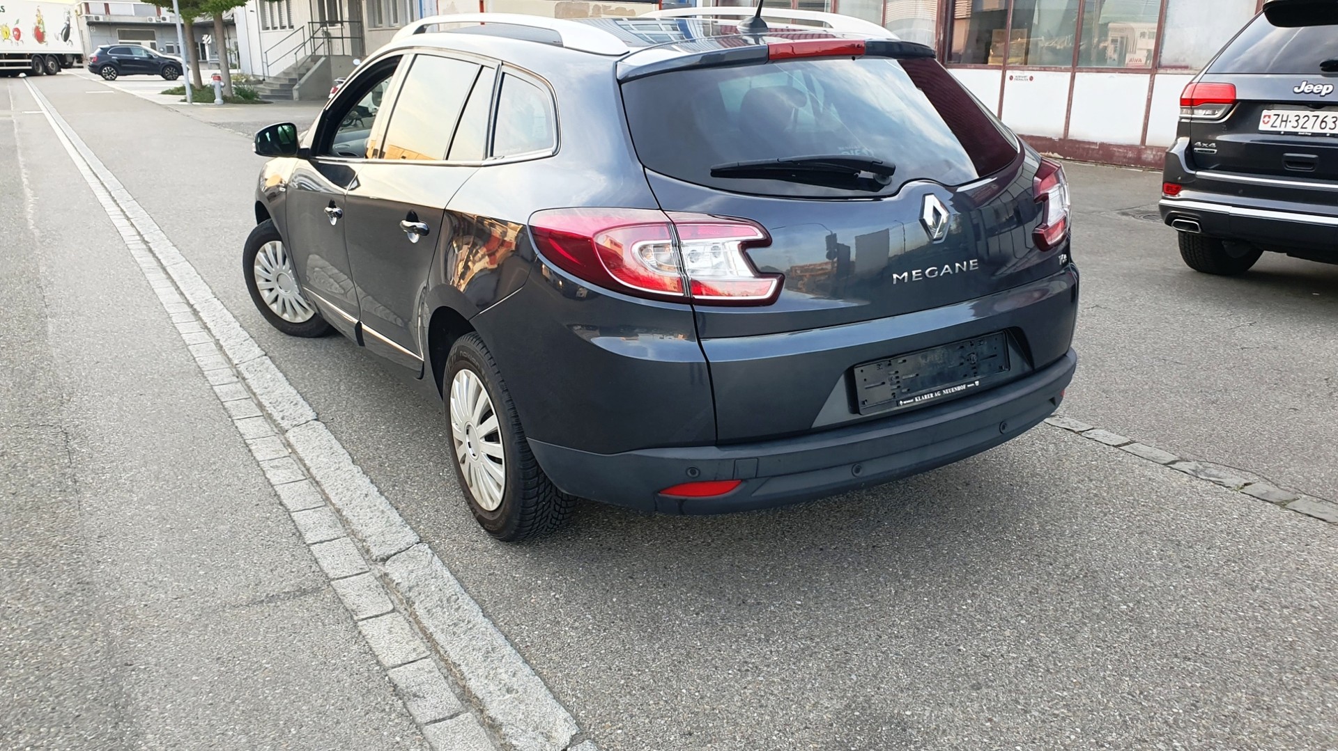 RENAULT Mégane Grandtour 1.2 16V Turbo Bose EDC-image-6