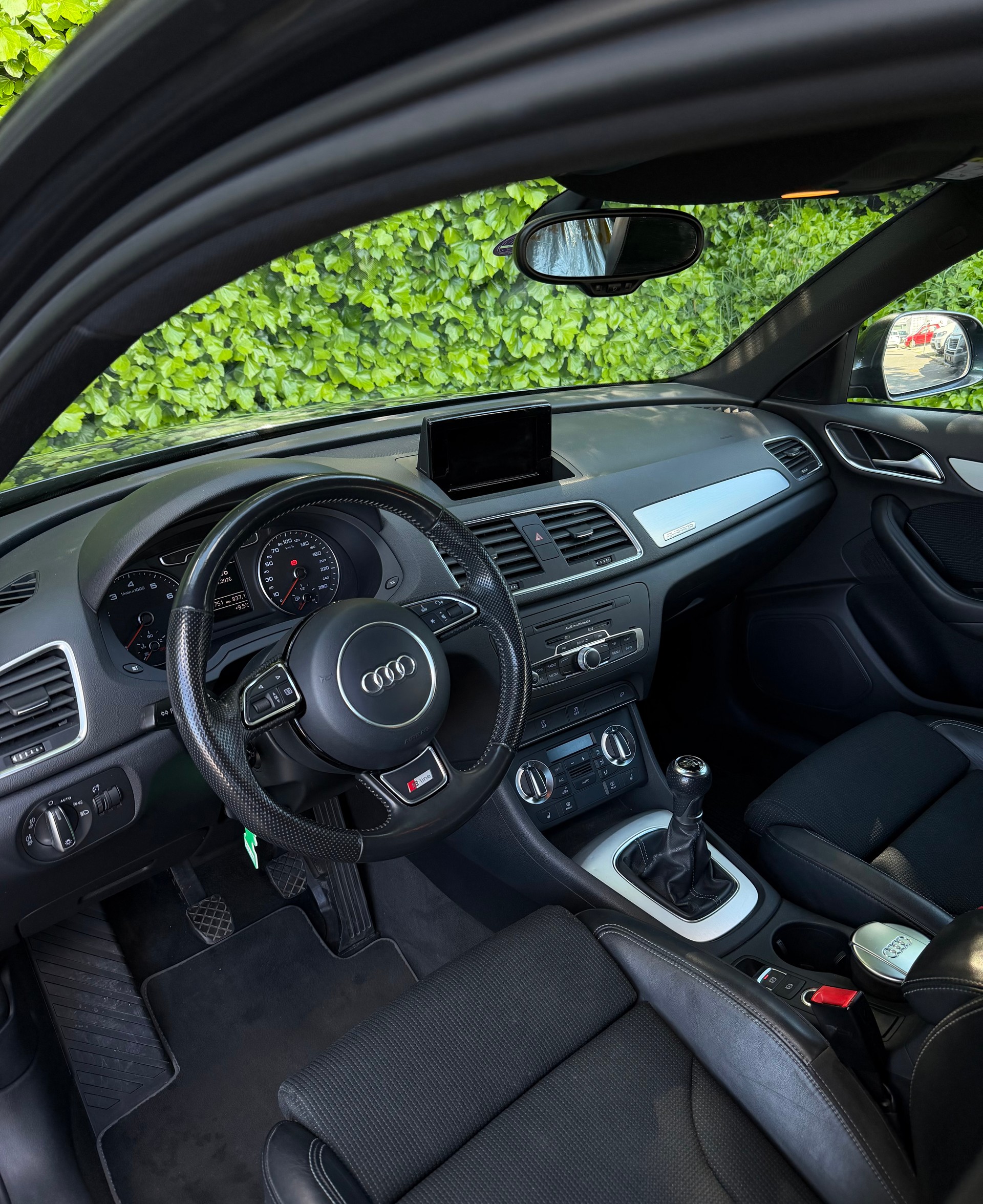 AUDI Q3 2.0 TFSI quattro-image-7