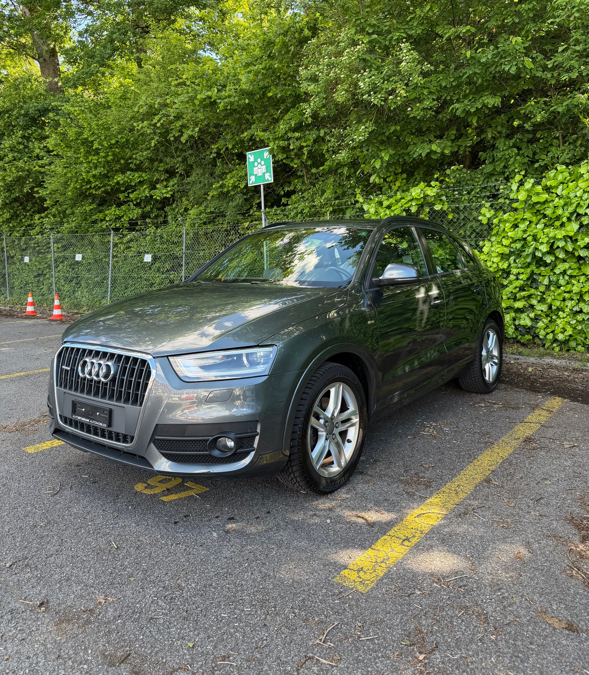 AUDI Q3 2.0 TFSI quattro-image-1