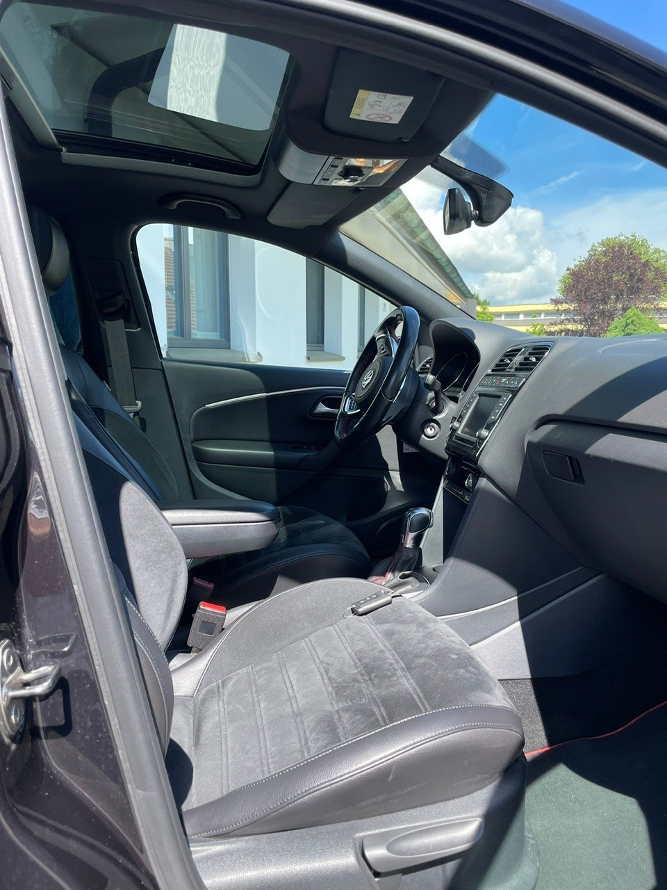 VW Polo, 1.8 TSI GTI DSG, Panoramadach-image-9