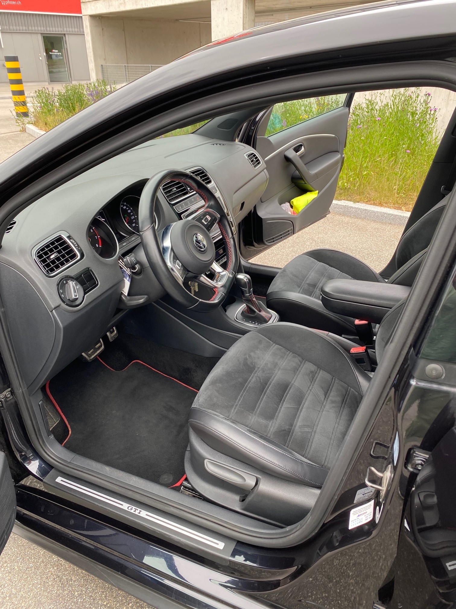 VW Polo, 1.8 TSI GTI DSG, Panoramadach-image-4
