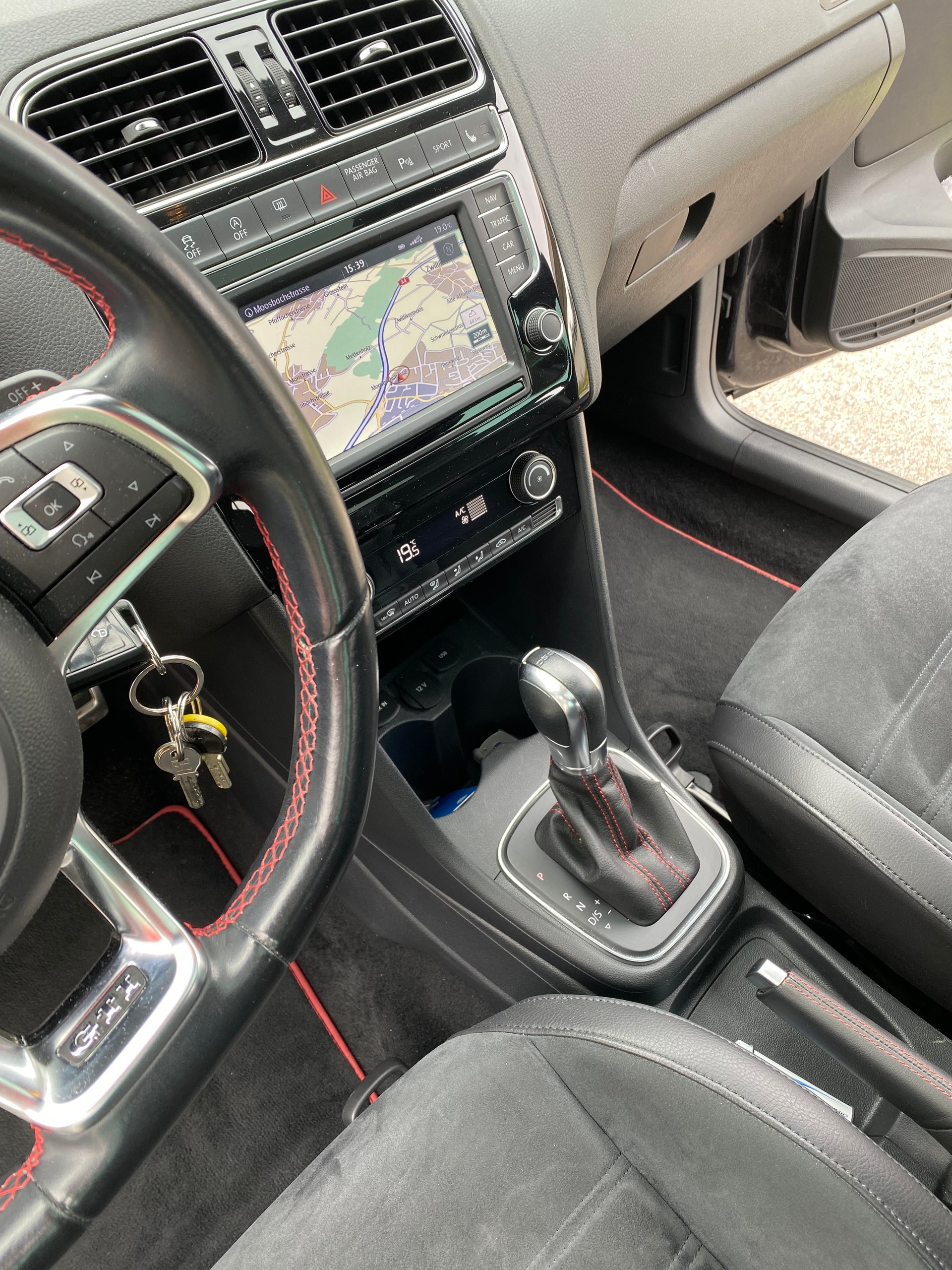 VW Polo, 1.8 TSI GTI DSG, Panoramadach-image-8