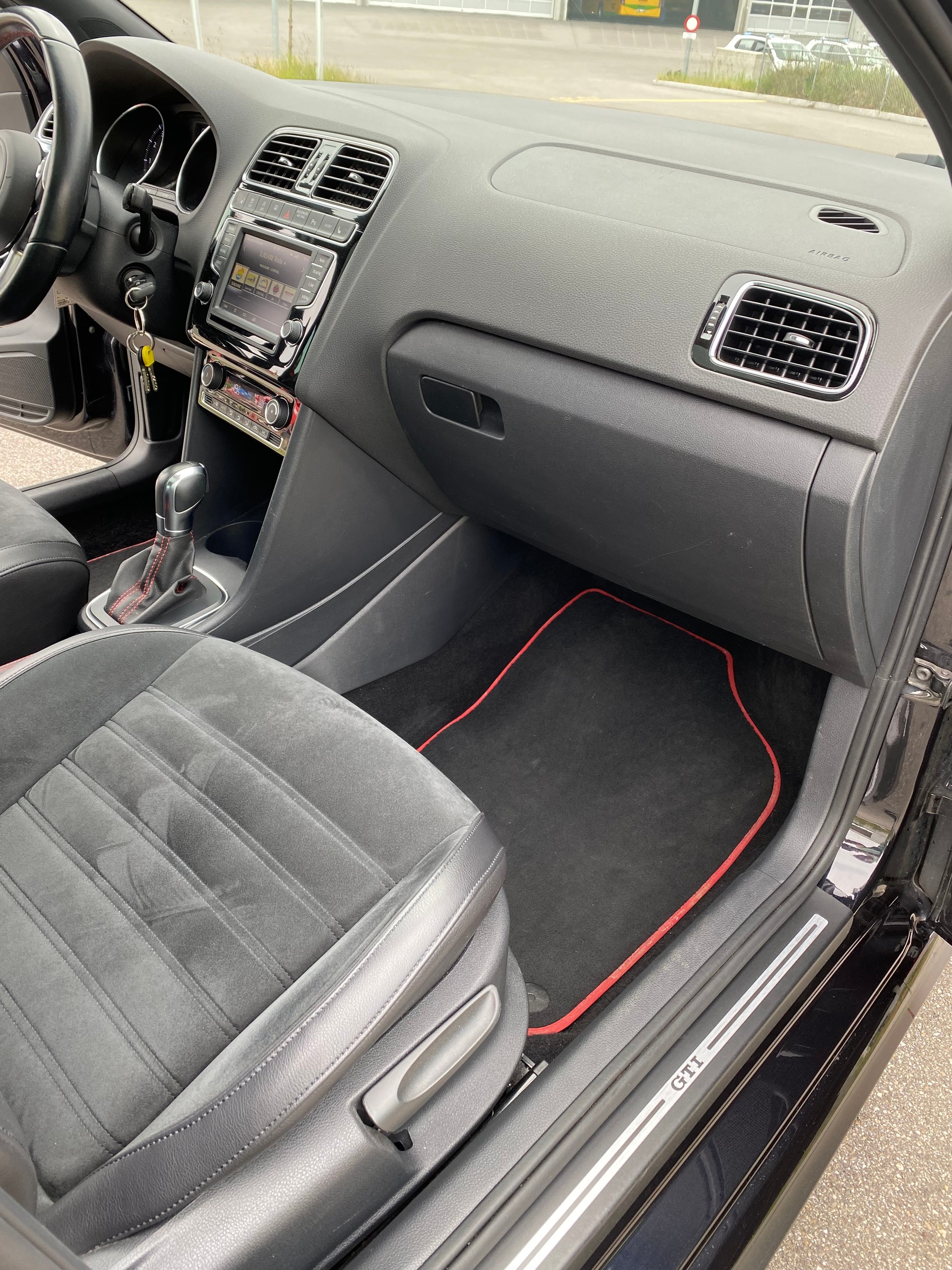 VW Polo, 1.8 TSI GTI DSG, Panoramadach-image-6