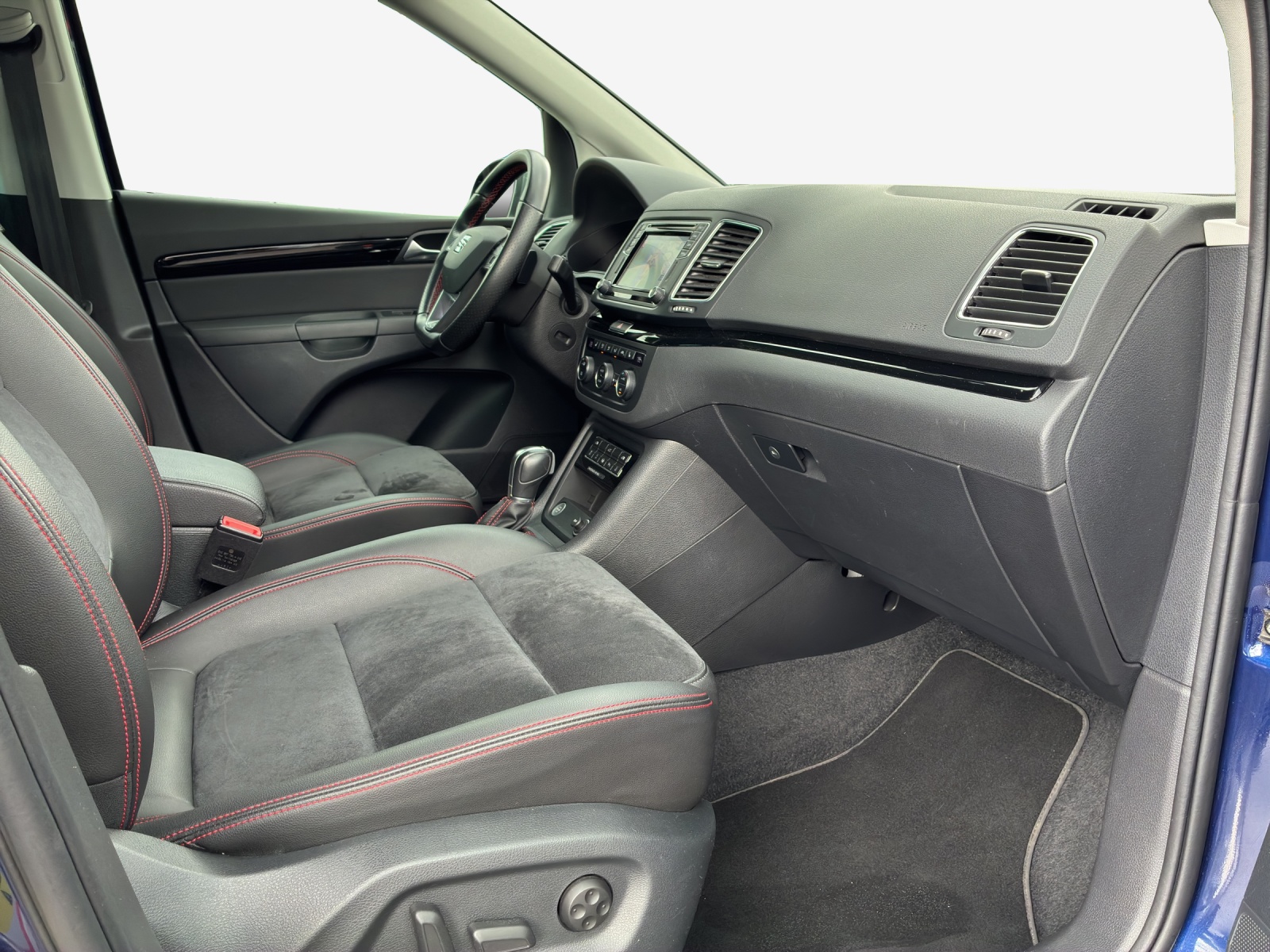 SEAT Alhambra 2.0 TDI DSG SWISS FR-image-14