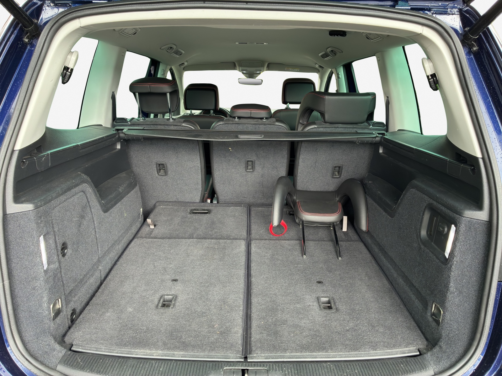 SEAT Alhambra 2.0 TDI DSG SWISS FR-image-12