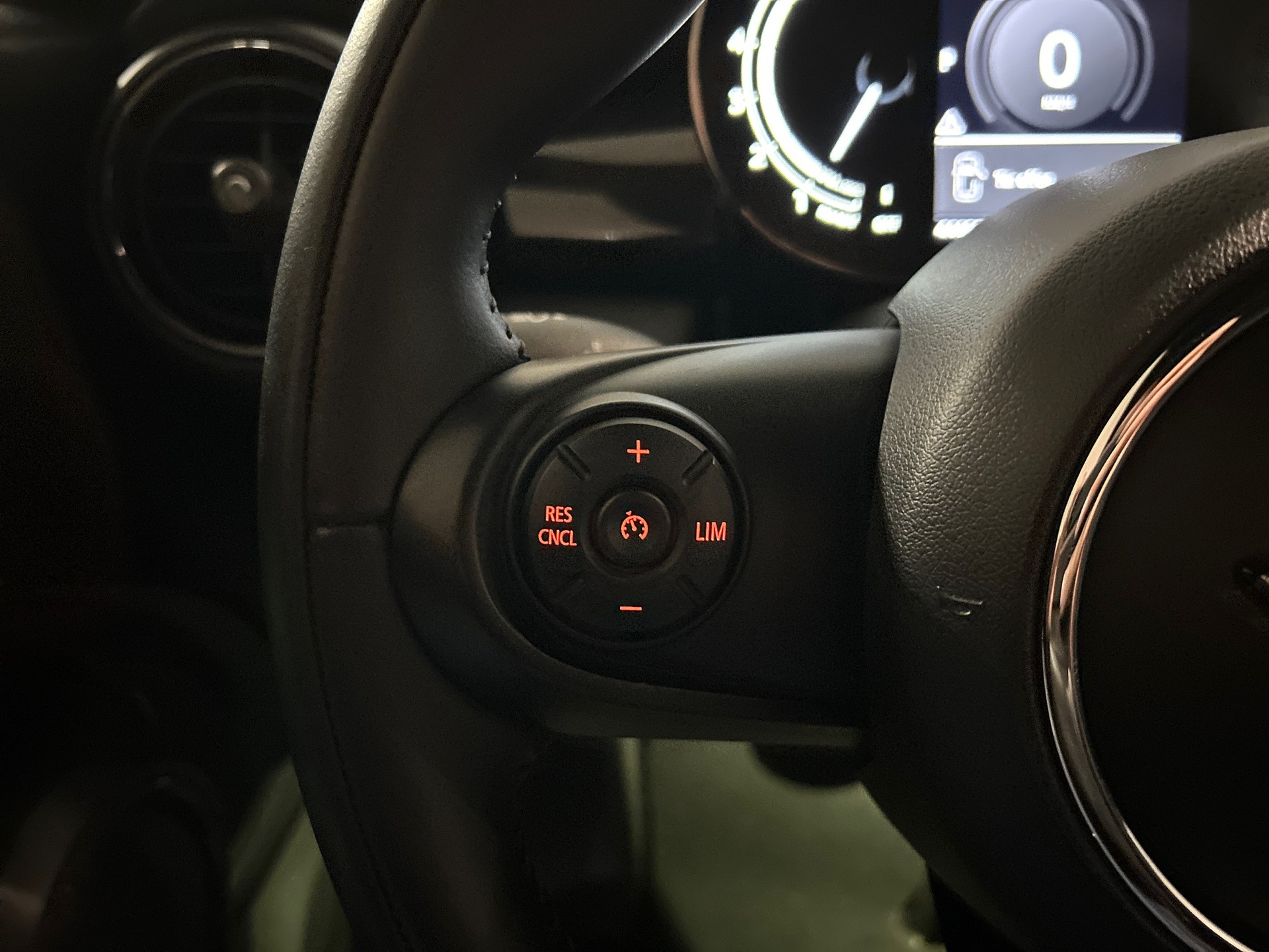 MINI Cooper S Cabriolet DKG-CH Fahrzeug-Face Lift Modell mit digitalem Tacho--image-13