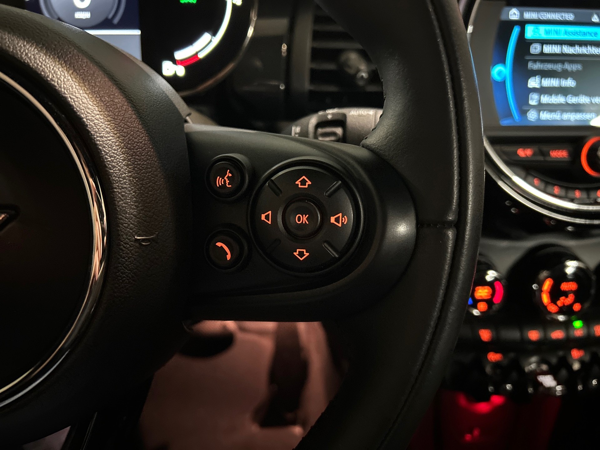 MINI Cooper S Cabriolet DKG-CH Fahrzeug-Face Lift Modell mit digitalem Tacho--image-14