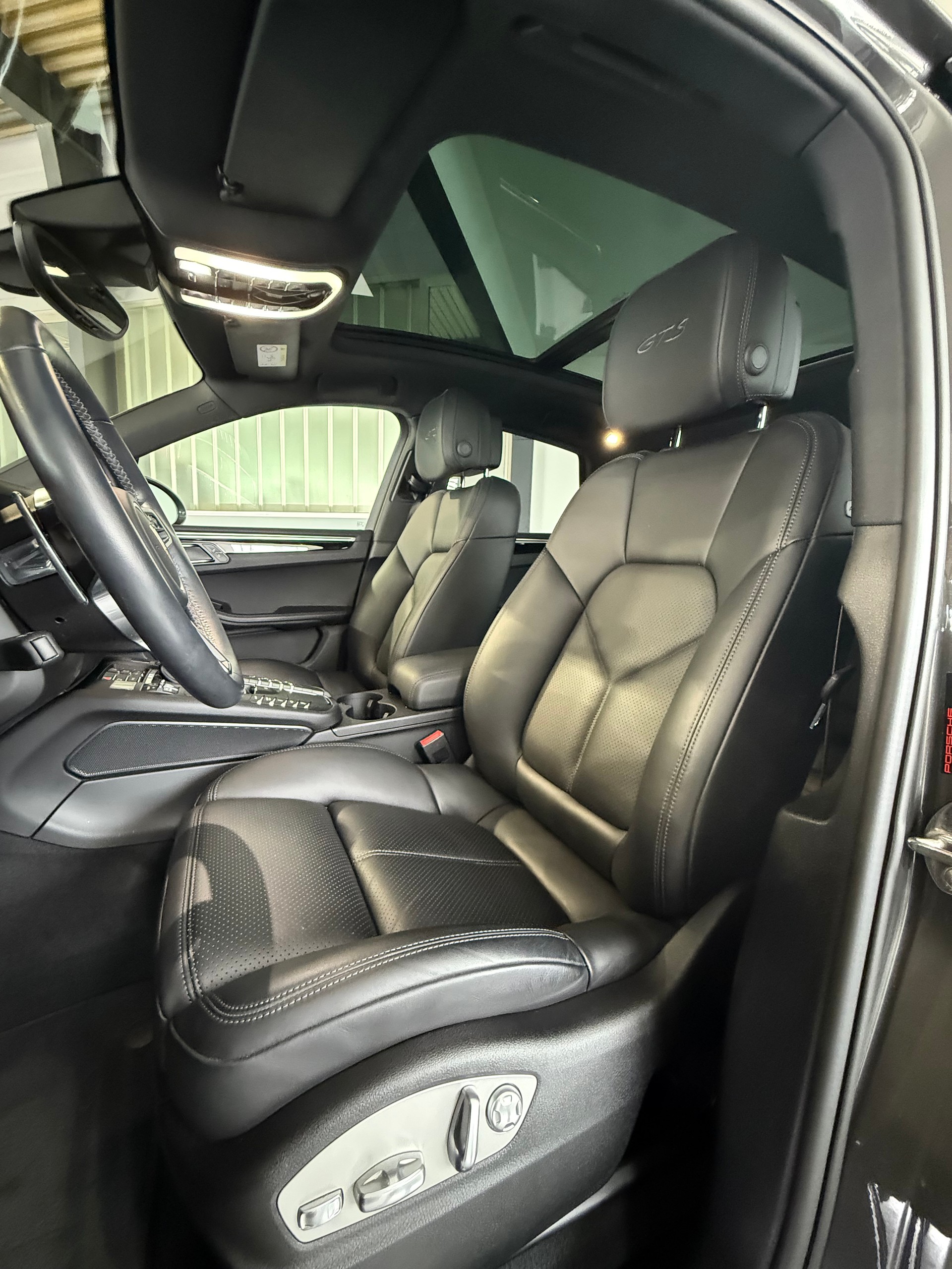 PORSCHE Macan GTS PDK-image-5
