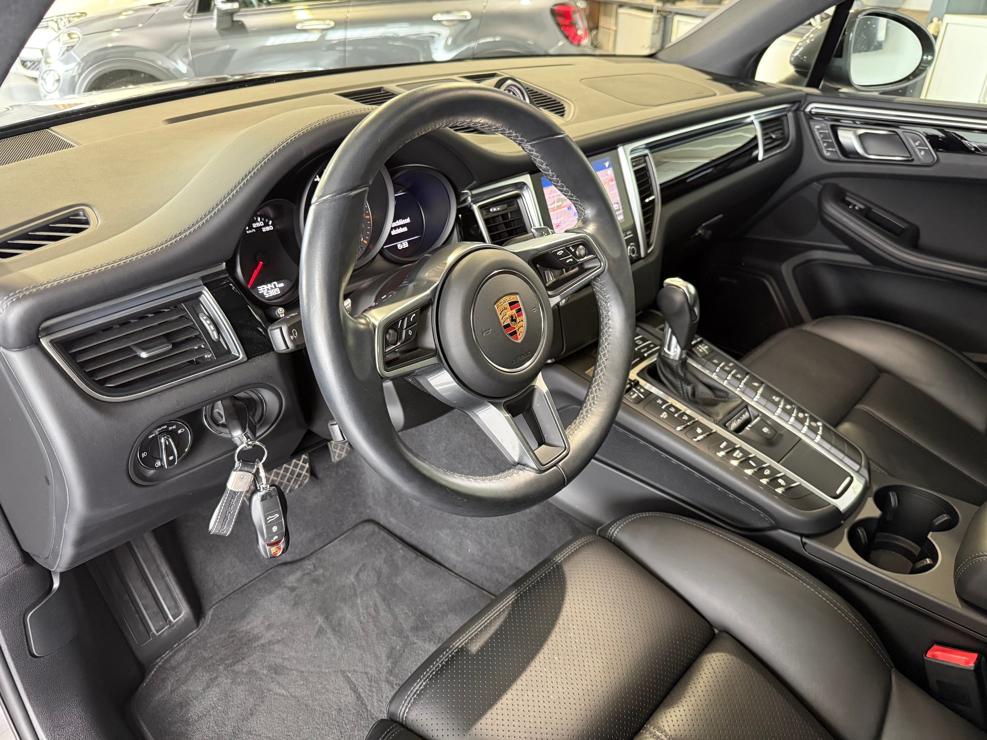 PORSCHE Macan GTS PDK-image-6