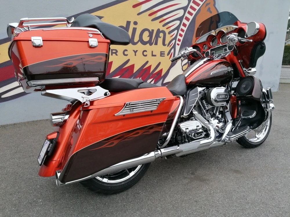 HARLEY-DAVIDSON FLHXSE Street Glide ABS CVO-showroom-element-3