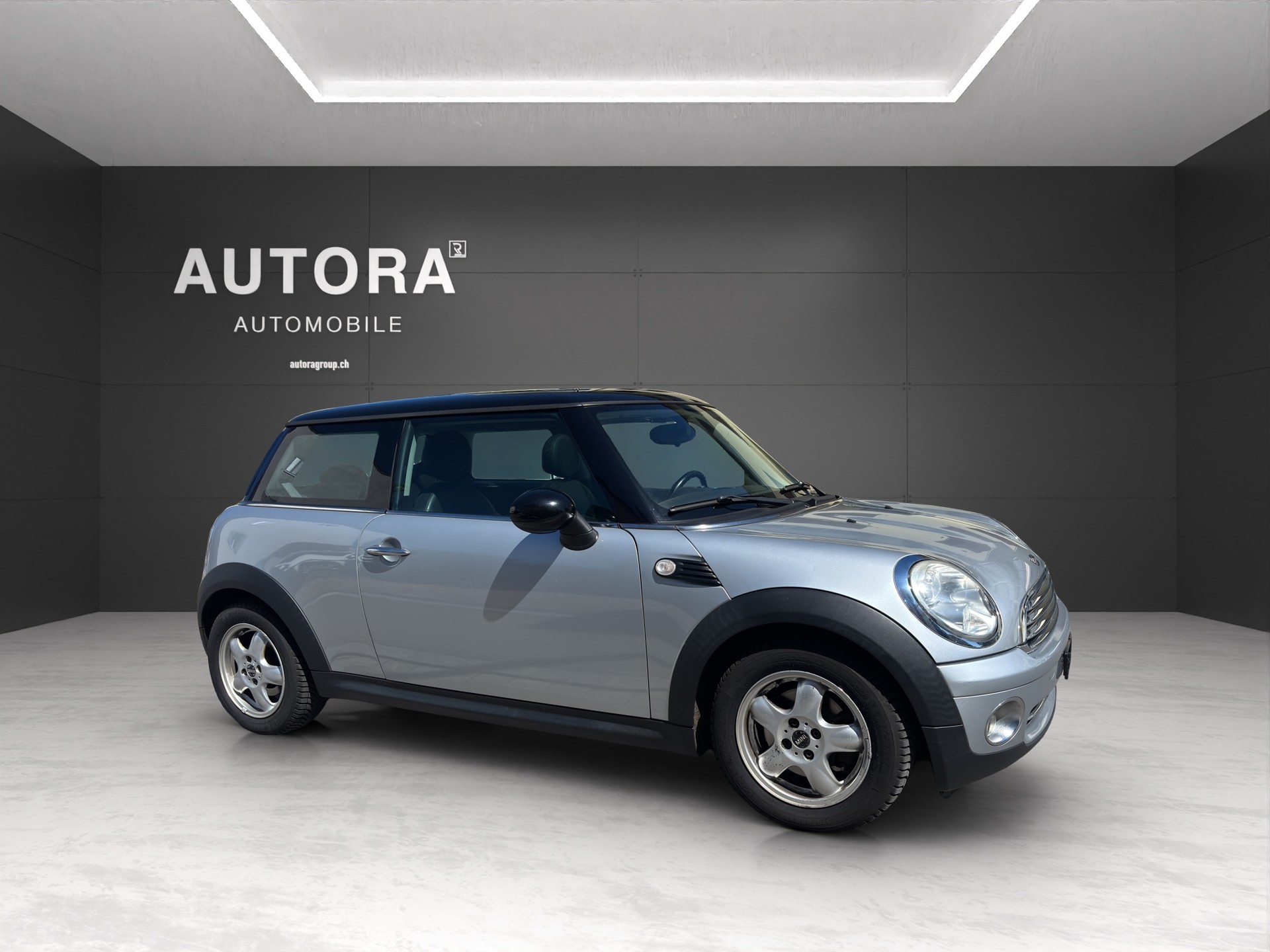 MINI R56 Cooper 1.6-image-1