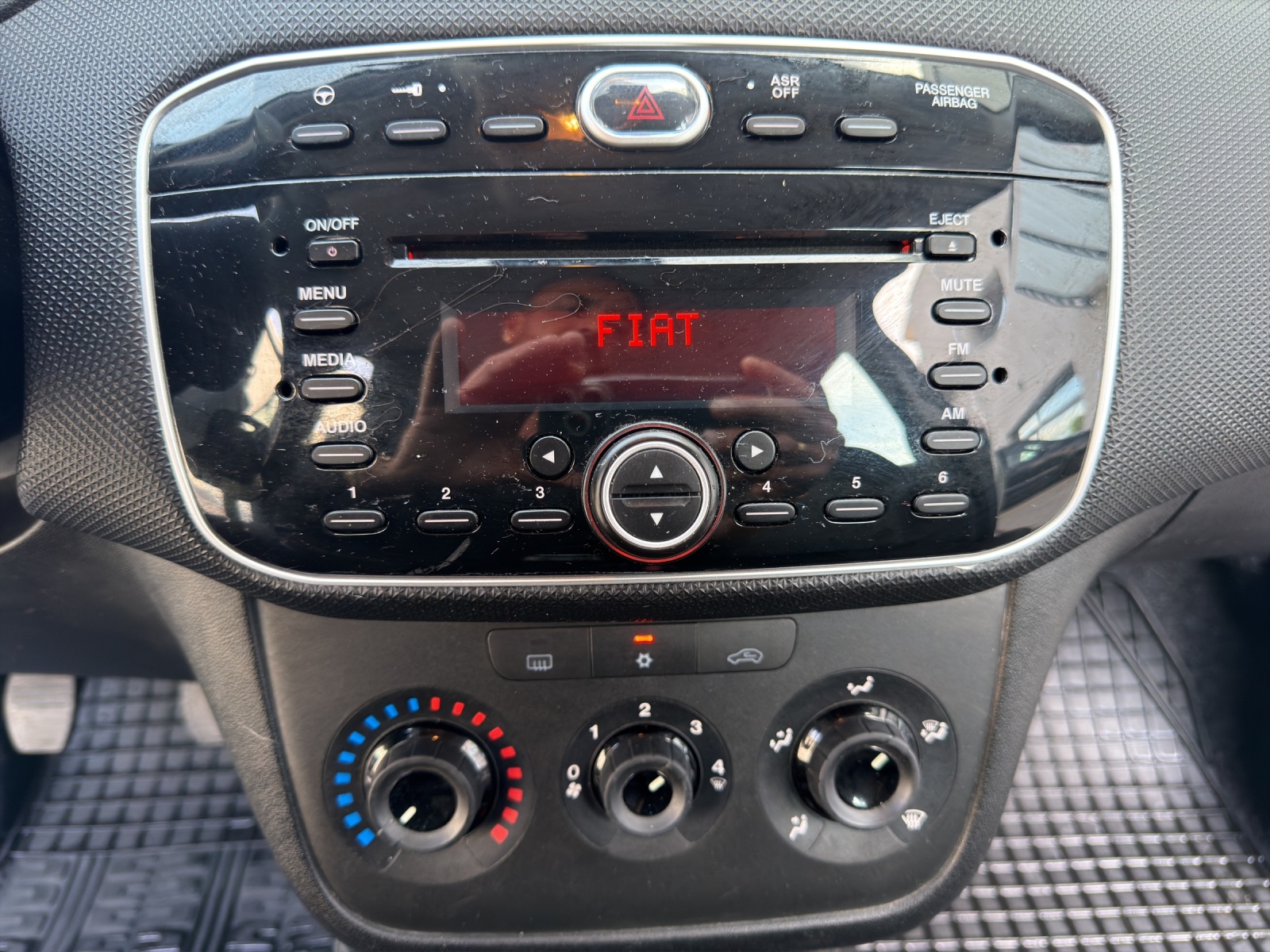 FIAT Punto 1.2 Young-image-14