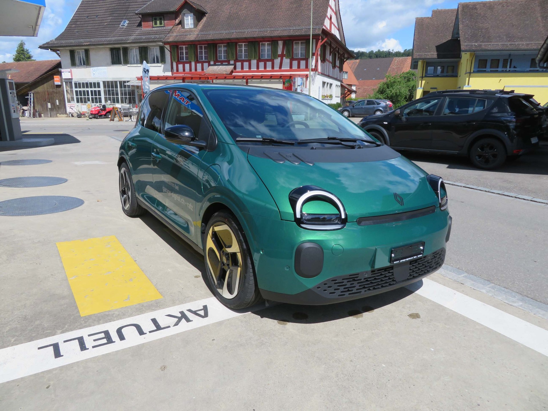 RENAULT Twingo E-Tech Urban Range techno-image-3