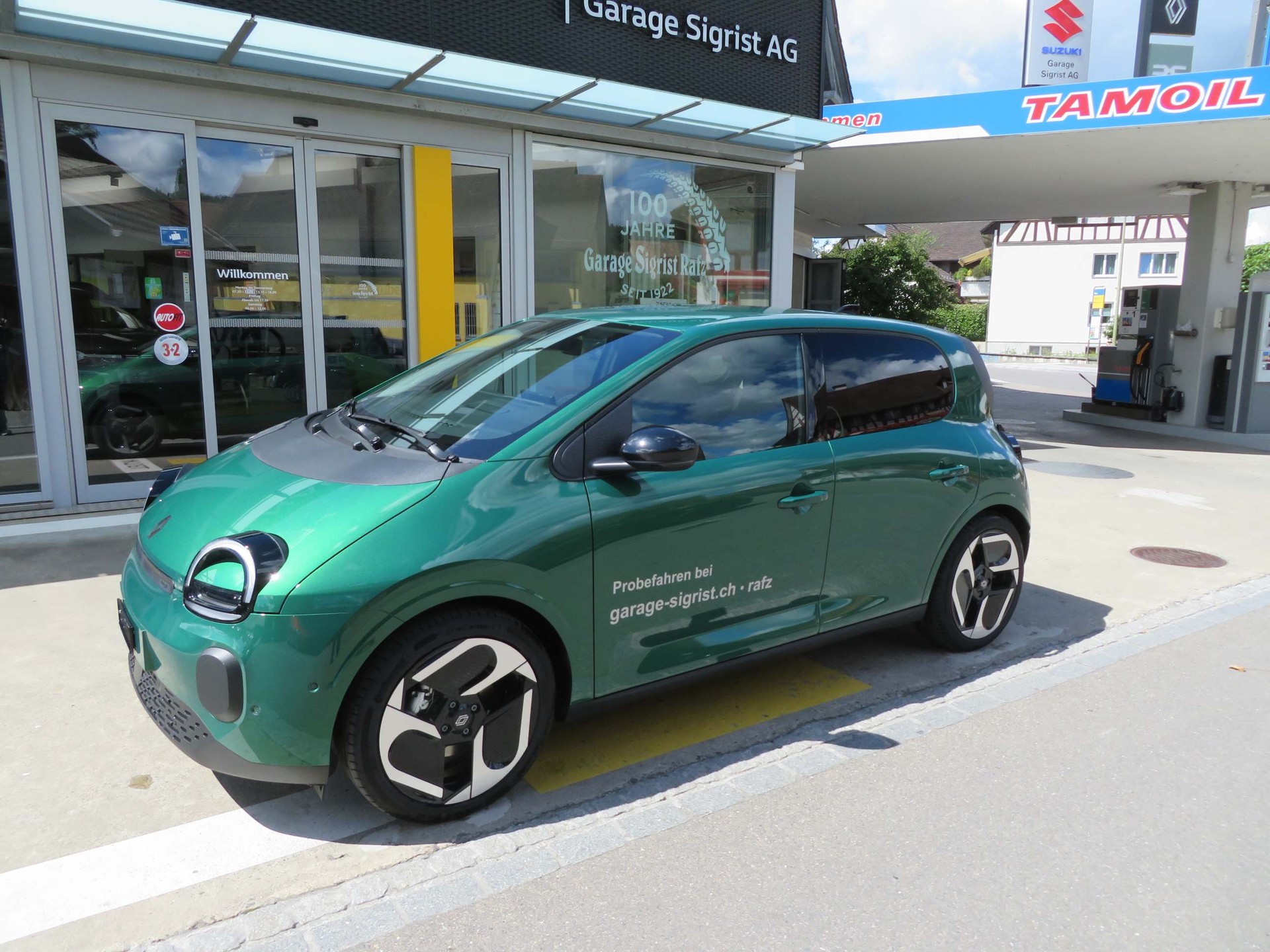 RENAULT Twingo E-Tech Urban Range techno-image-1