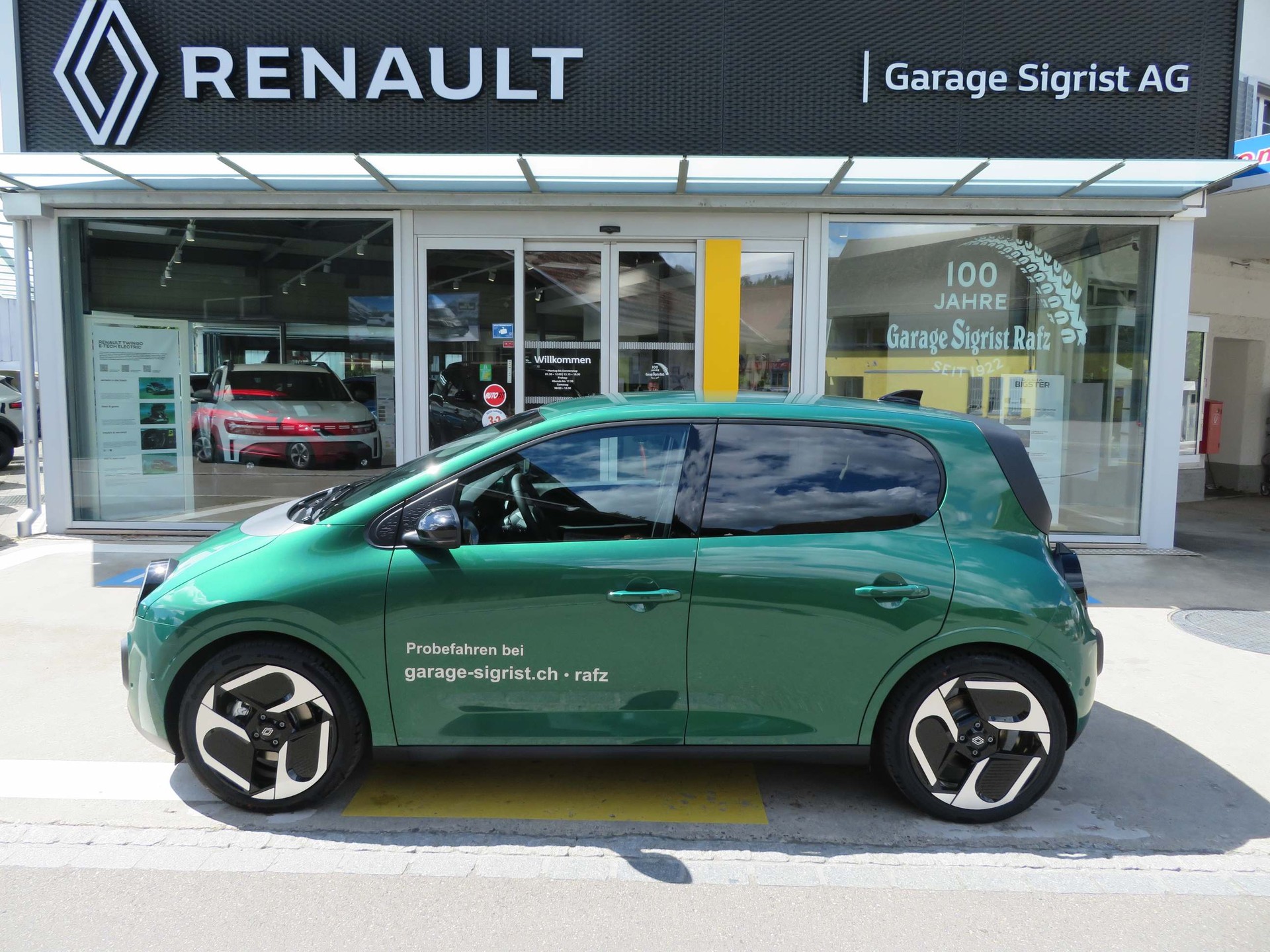 RENAULT Twingo E-Tech Urban Range techno-image-0