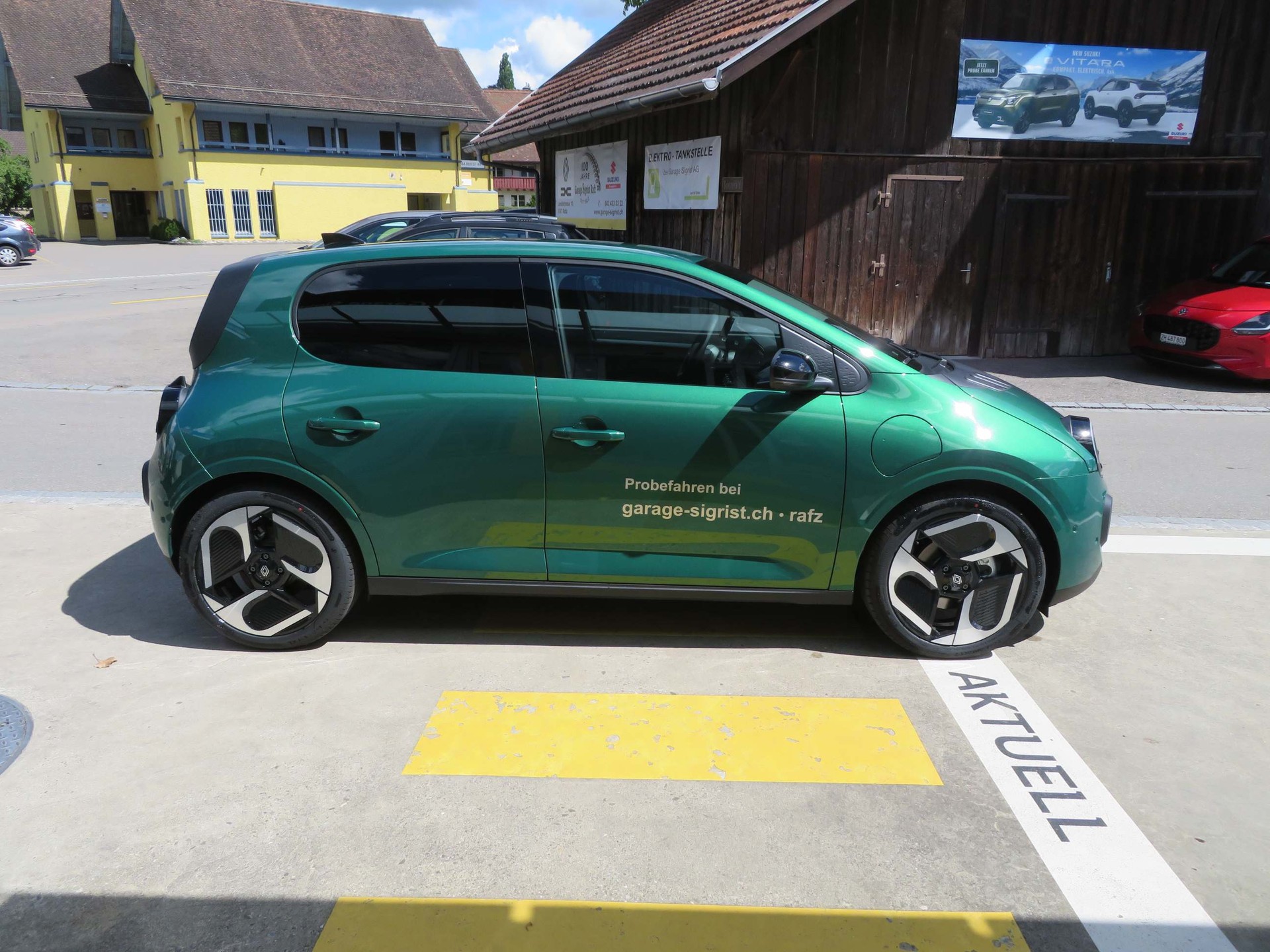 RENAULT Twingo E-Tech Urban Range techno-image-4