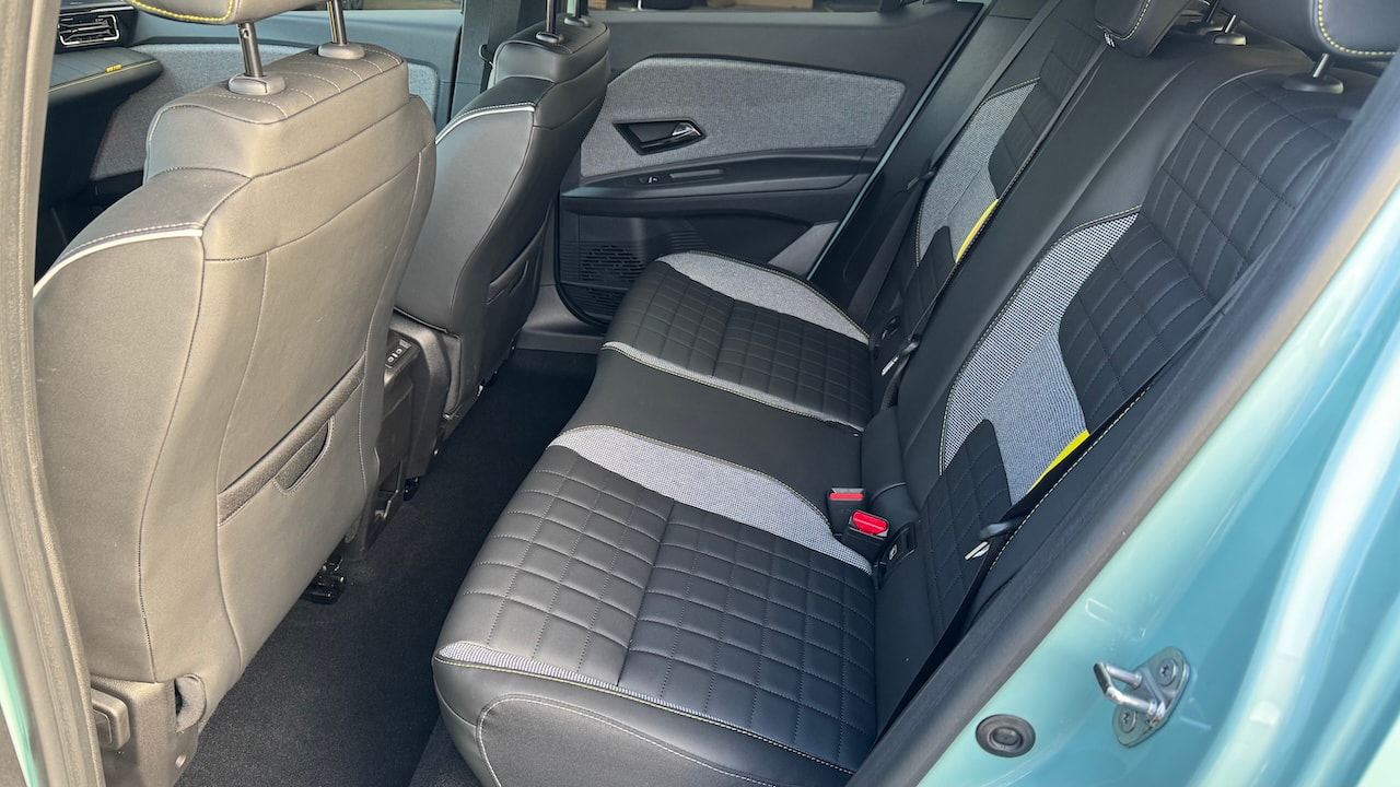 RENAULT R4 E-Tech Comfort Range 52 kWh Iconic-image-20