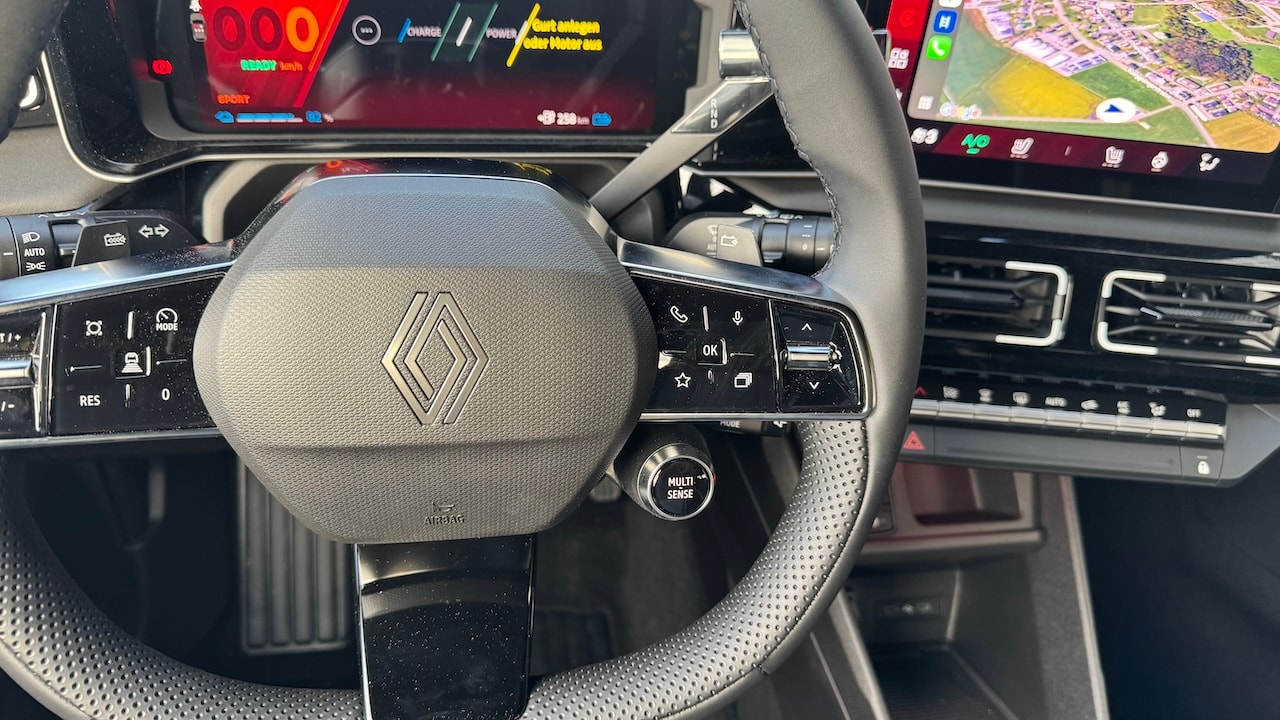 RENAULT R4 E-Tech Comfort Range 52 kWh Iconic-image-14