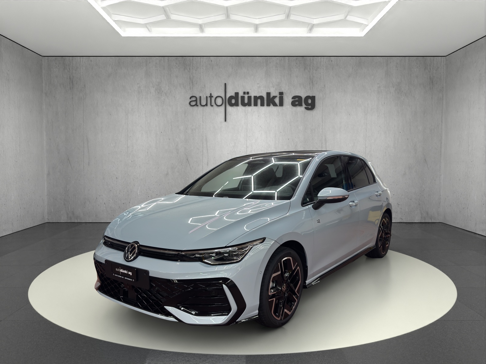 VW Golf 1.5 e TSI mHEV R-Line DSG-image-0