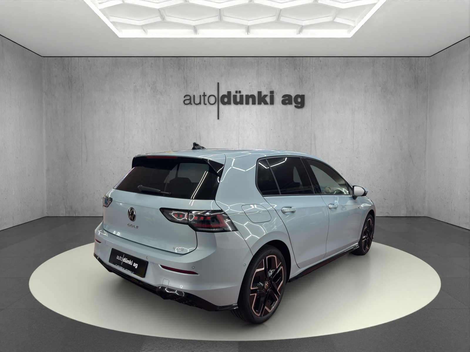 VW Golf 1.5 e TSI mHEV R-Line DSG-image-3