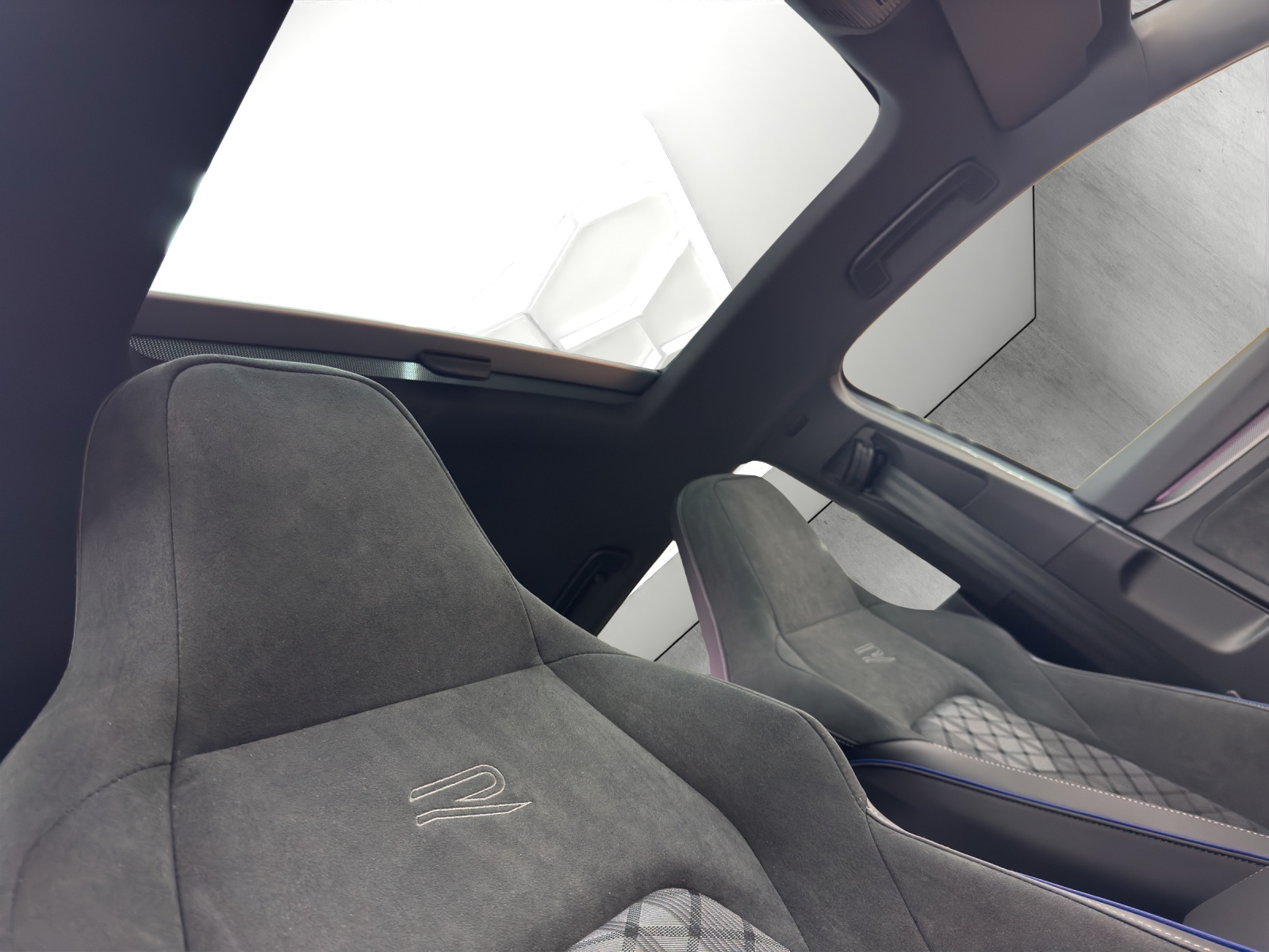 VW Golf 1.5 e TSI mHEV R-Line DSG-image-11