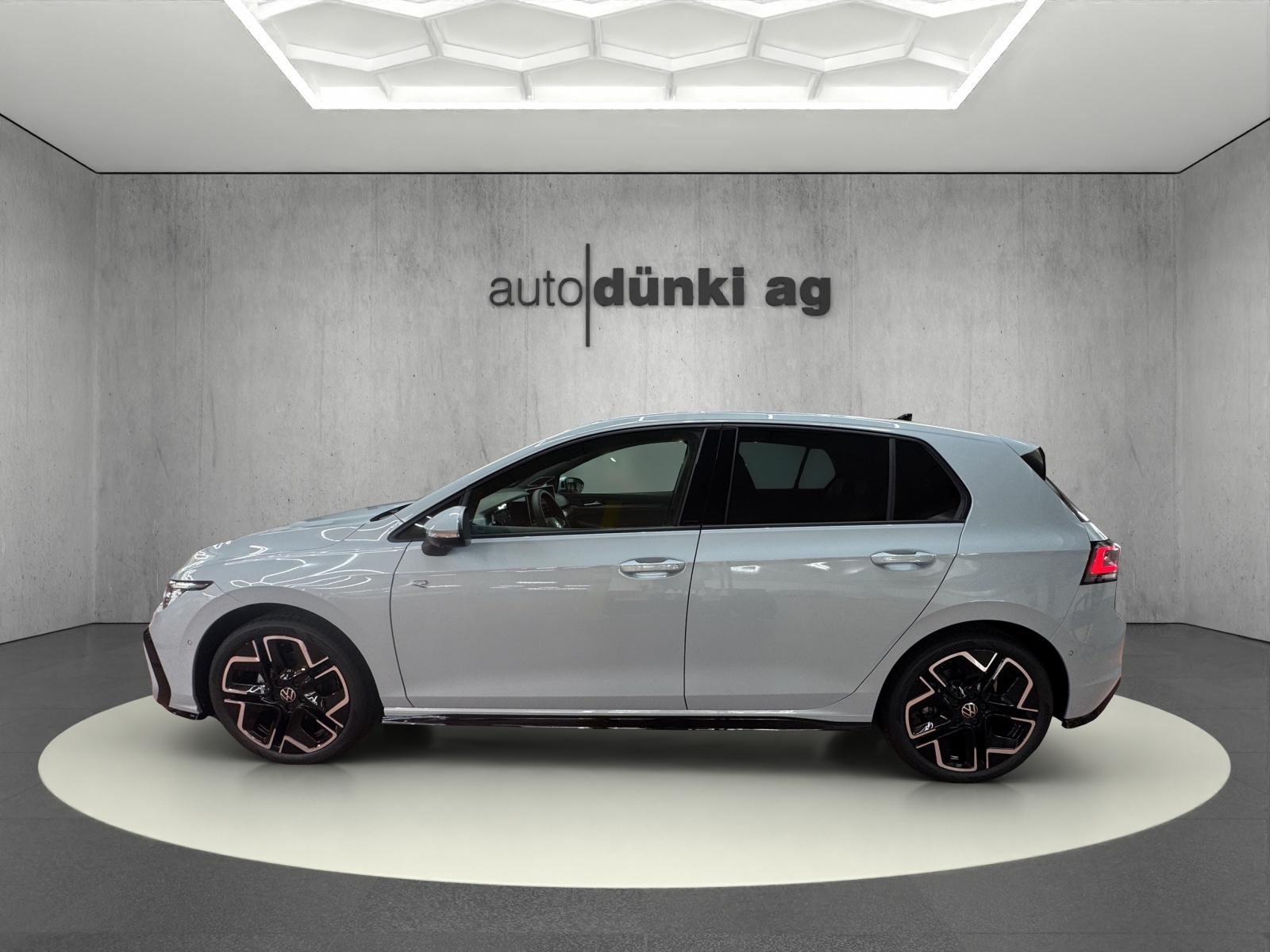 VW Golf 1.5 e TSI mHEV R-Line DSG-image-1