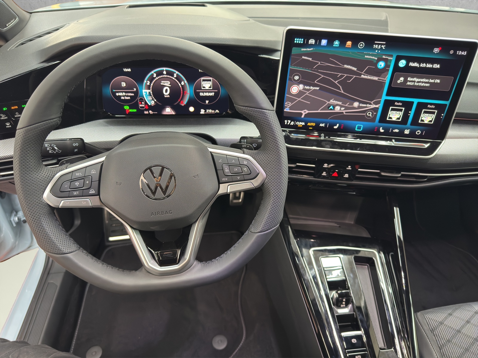 VW Golf 1.5 e TSI mHEV R-Line DSG-image-8