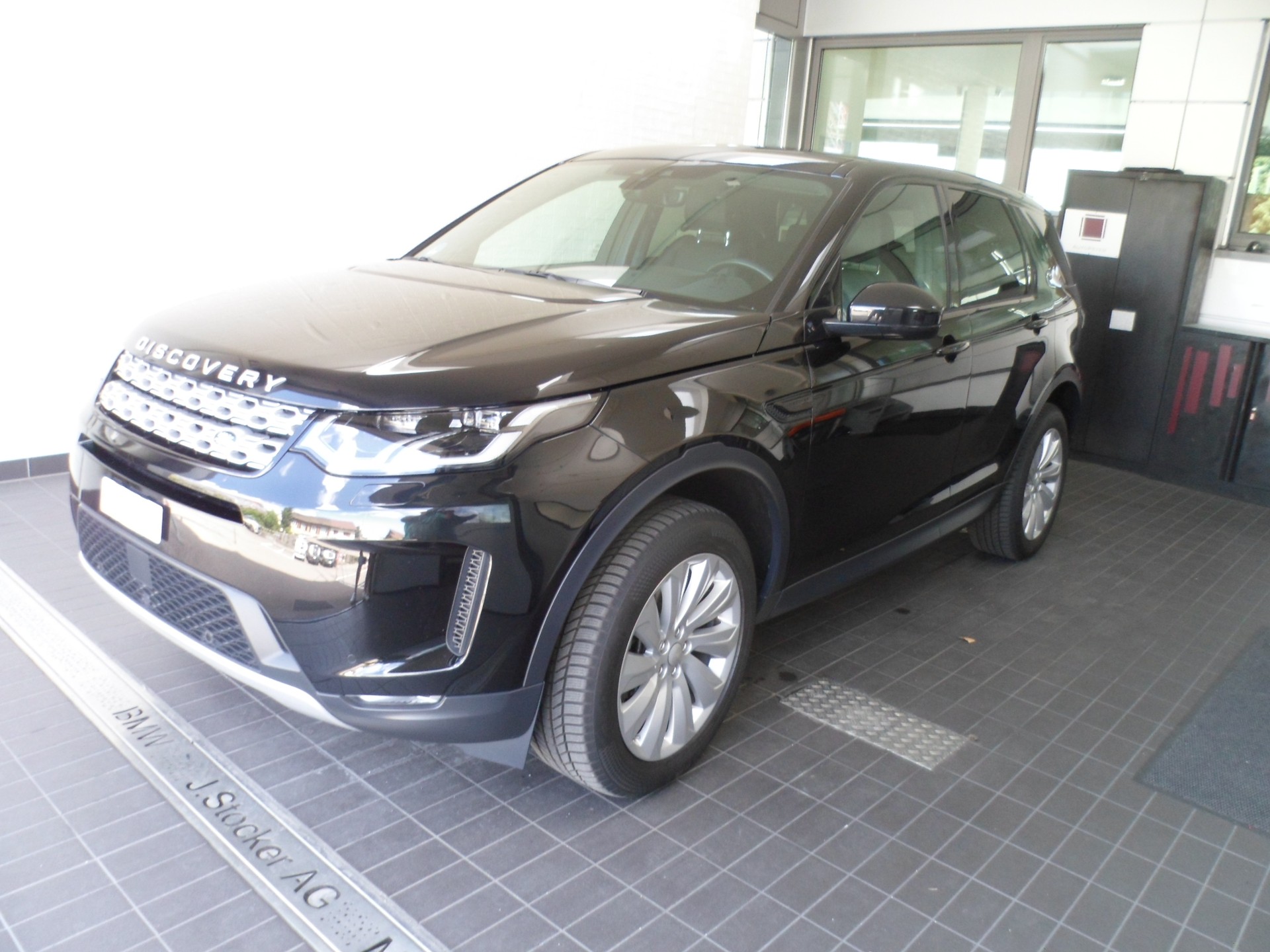 LAND ROVER Discovery Sport R Dyn D180 2.0D TD4 MHEV SE AWD AT9-image-1
