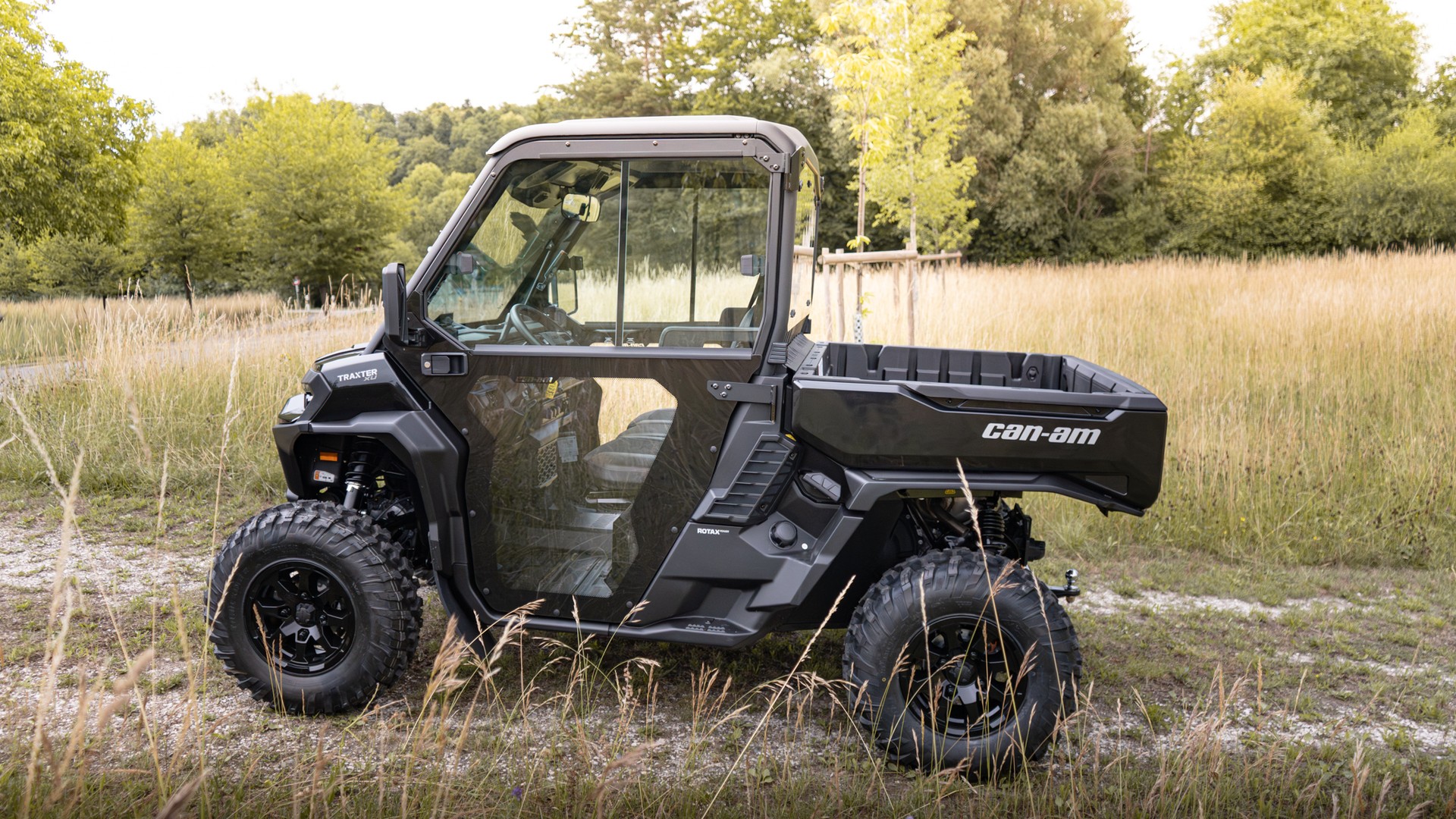 CAN-AM HD11 XU-showroom-element-2