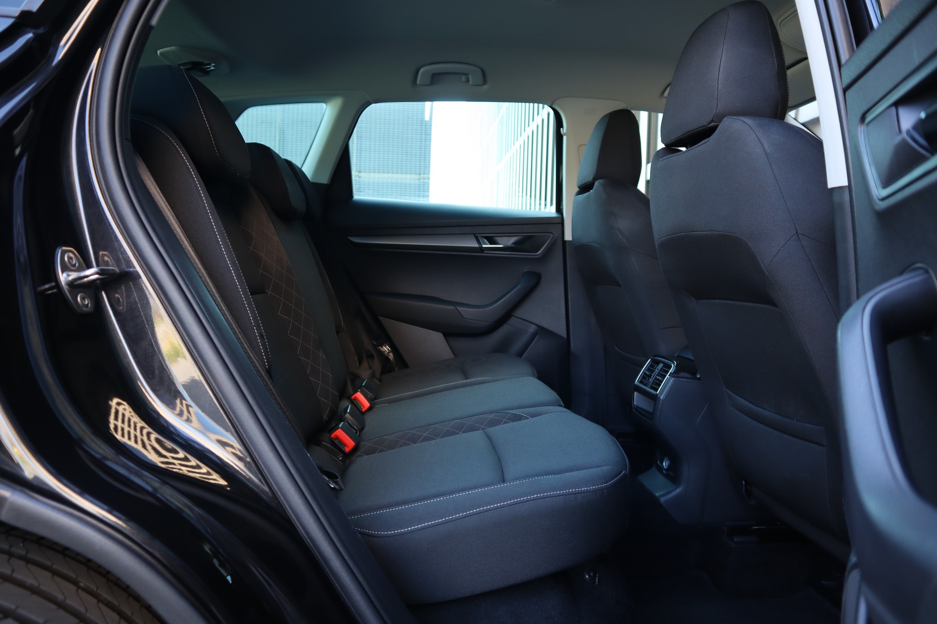 SKODA Karoq 1.5 TSI ACT Ambition DSG-image-13
