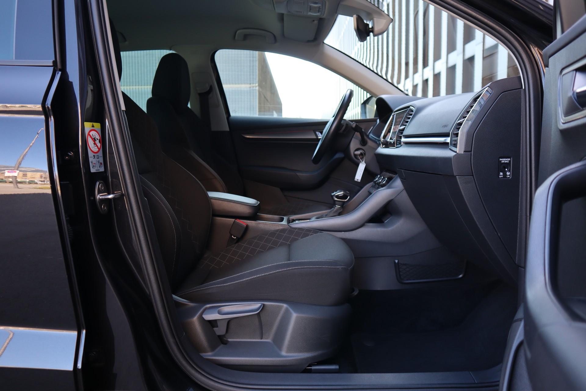 SKODA Karoq 1.5 TSI ACT Ambition DSG-image-10