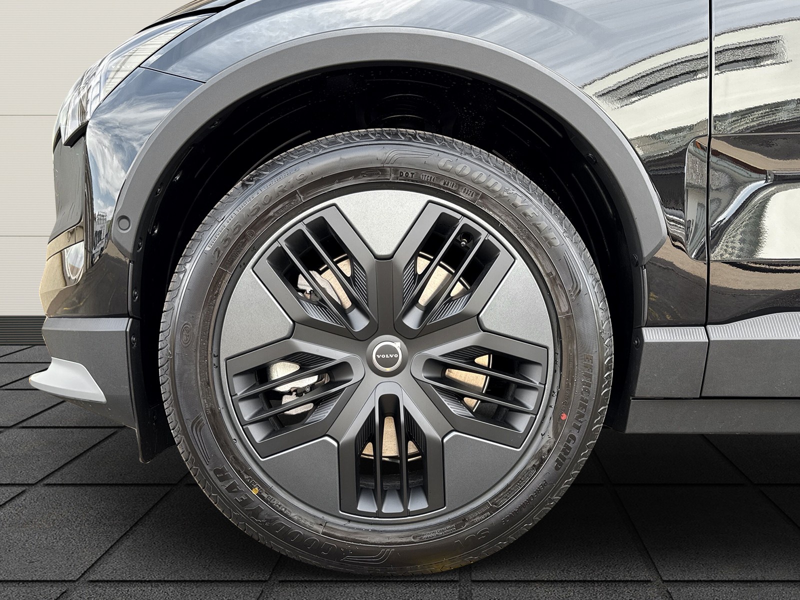 VOLVO EX30 CC E60 Twin Performance AWD-image-4