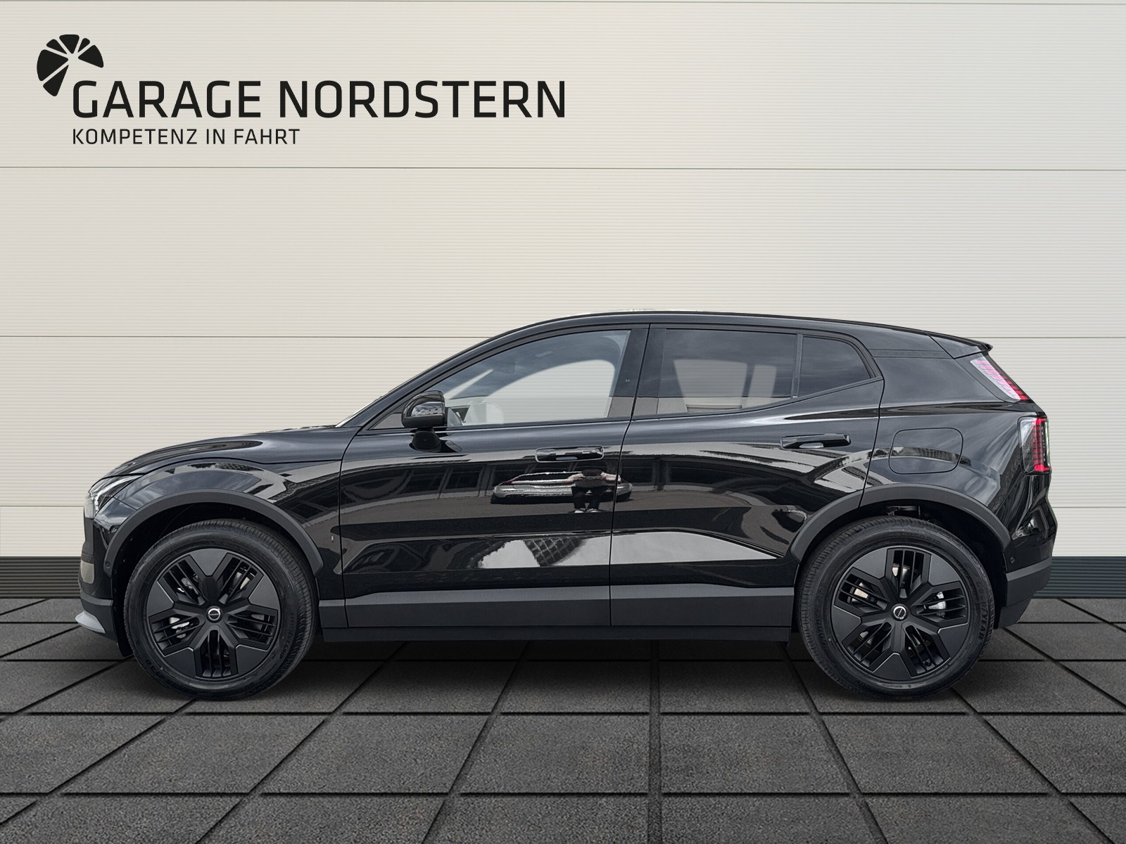 VOLVO EX30 CC E60 Twin Performance AWD-image-1