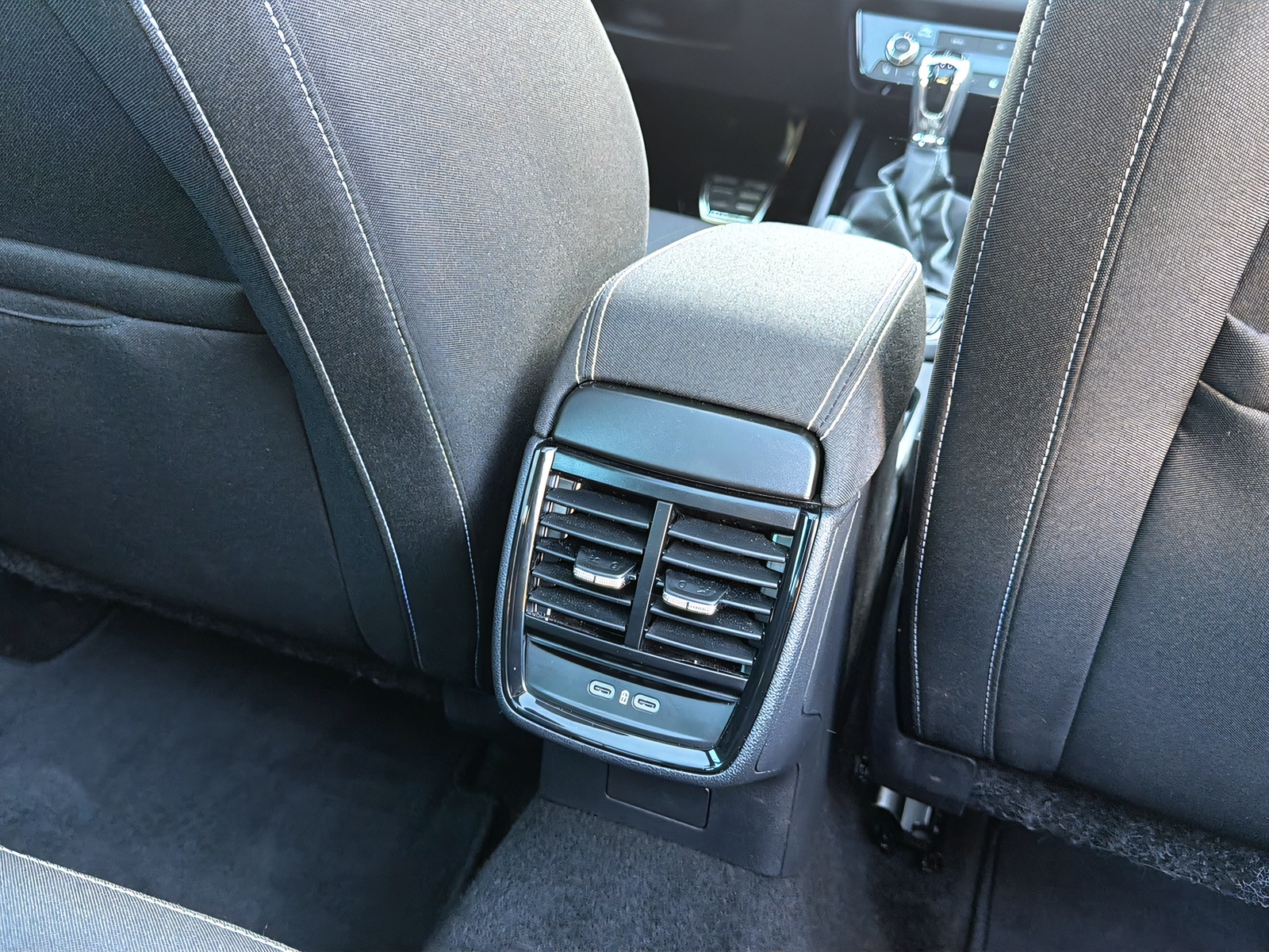 SKODA Kamiq 1.5 TSI Monte Carlo DSG-image-17