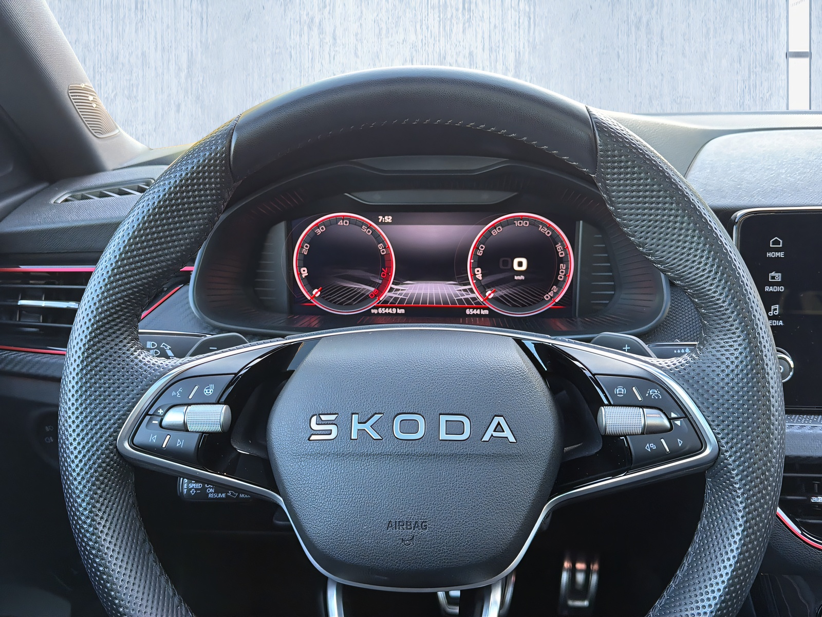 SKODA Kamiq 1.5 TSI Monte Carlo DSG-image-12