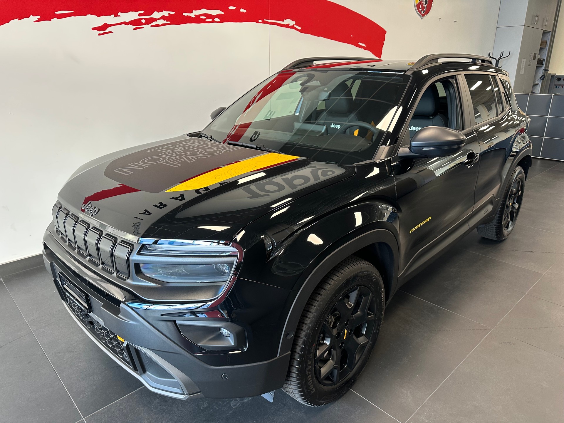 JEEP Avenger 1.2 Turbo MHEV The North Face 4xe-image-1