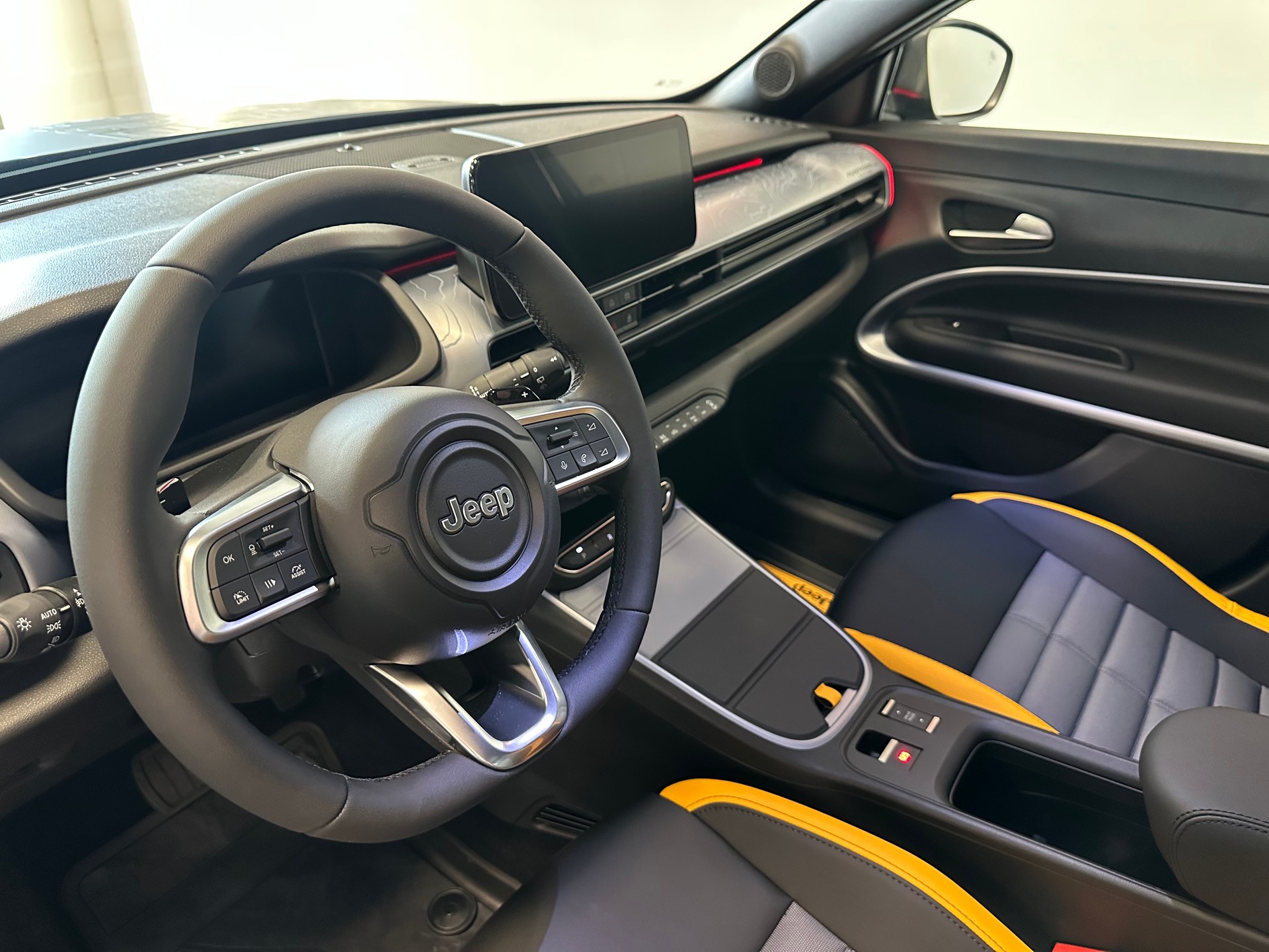 JEEP Avenger 1.2 Turbo MHEV The North Face 4xe-image-9