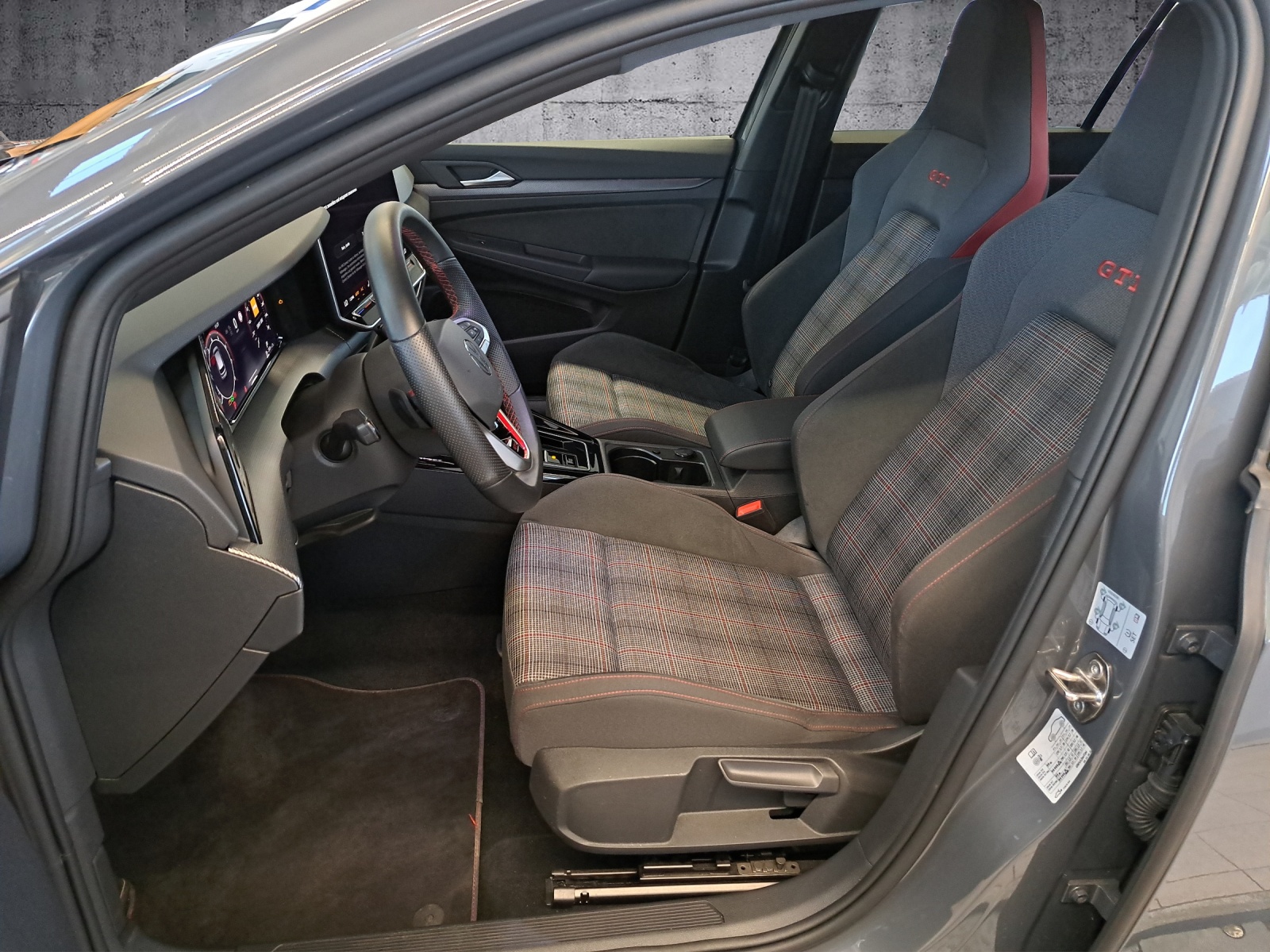 VW Golf VIII 2.0 TSI GTI DSG-image-17