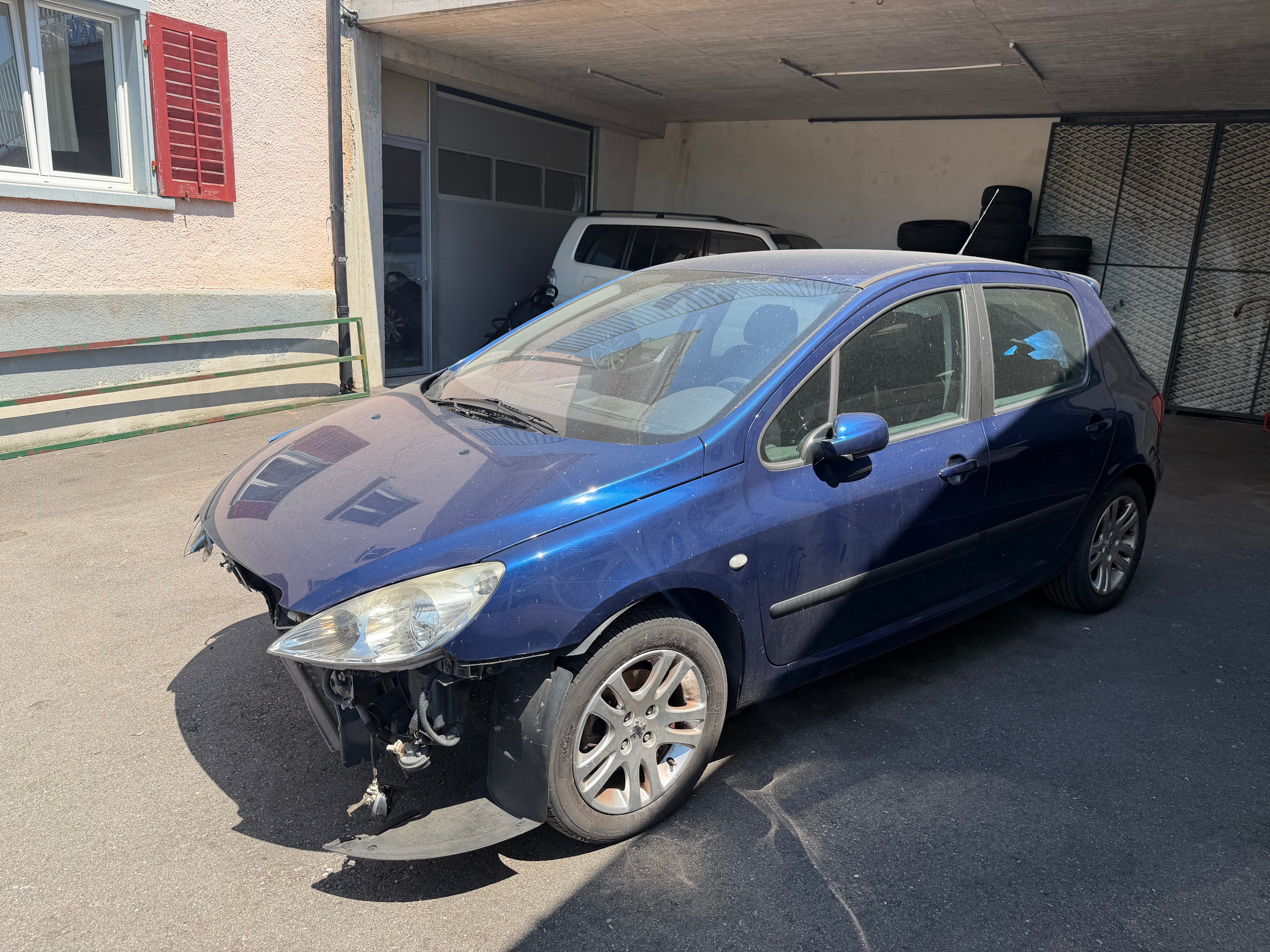 Car photo