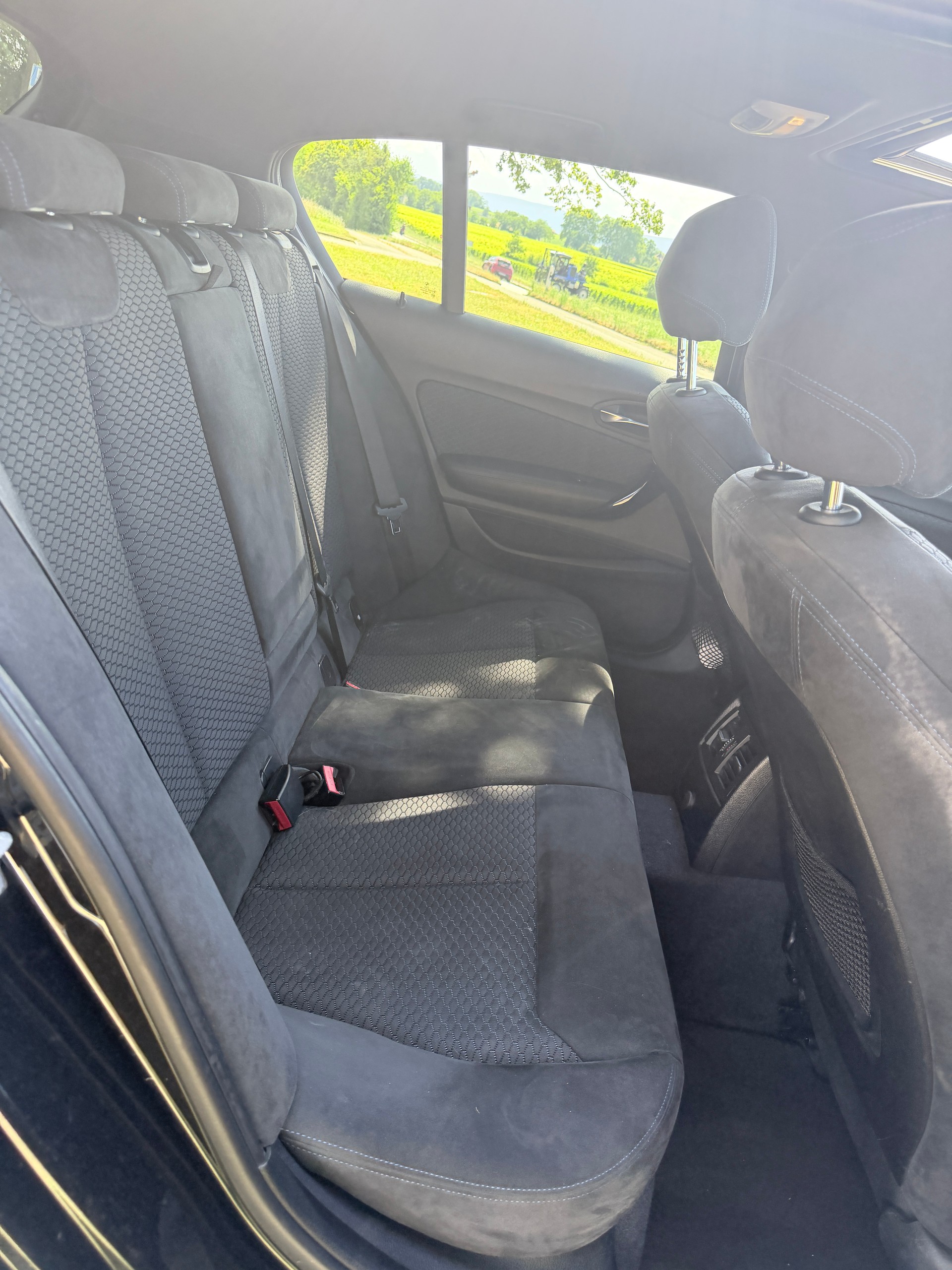 BMW 120d xDrive M Sport Steptronic-image-15