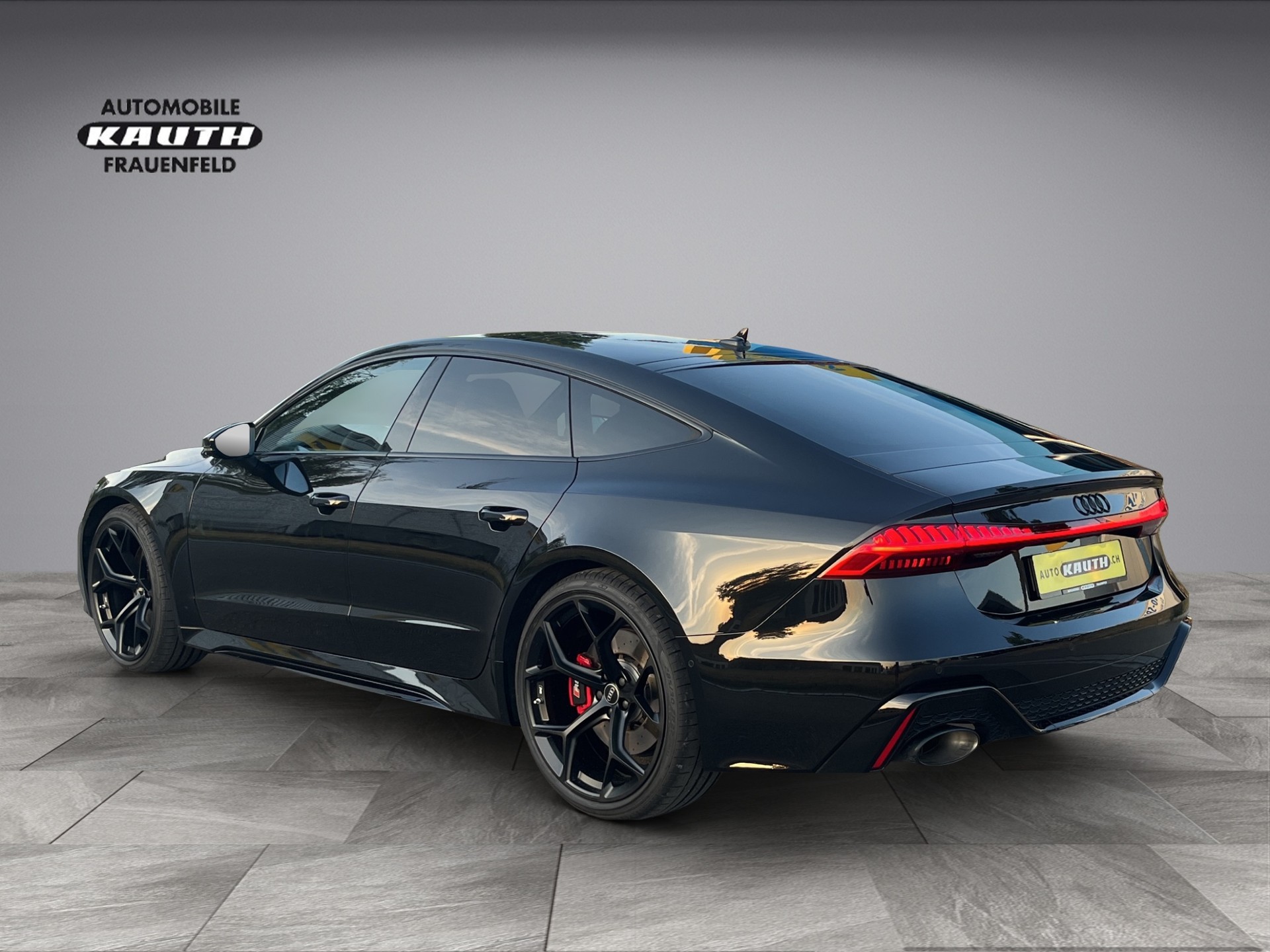 AUDI RS7 Sportback *Standheizung, 22" Performance Räder, 5 Jahre Audi Garantie*-showroom-element-2