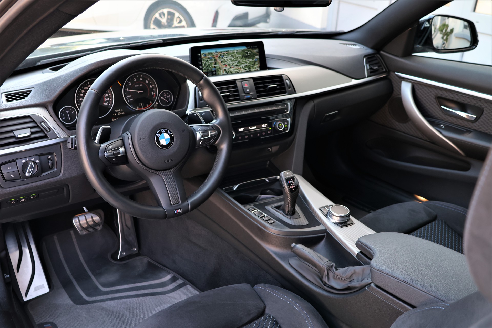 BMW 440i Coupé xDrive M Sport Steptronic (CH)-image-9