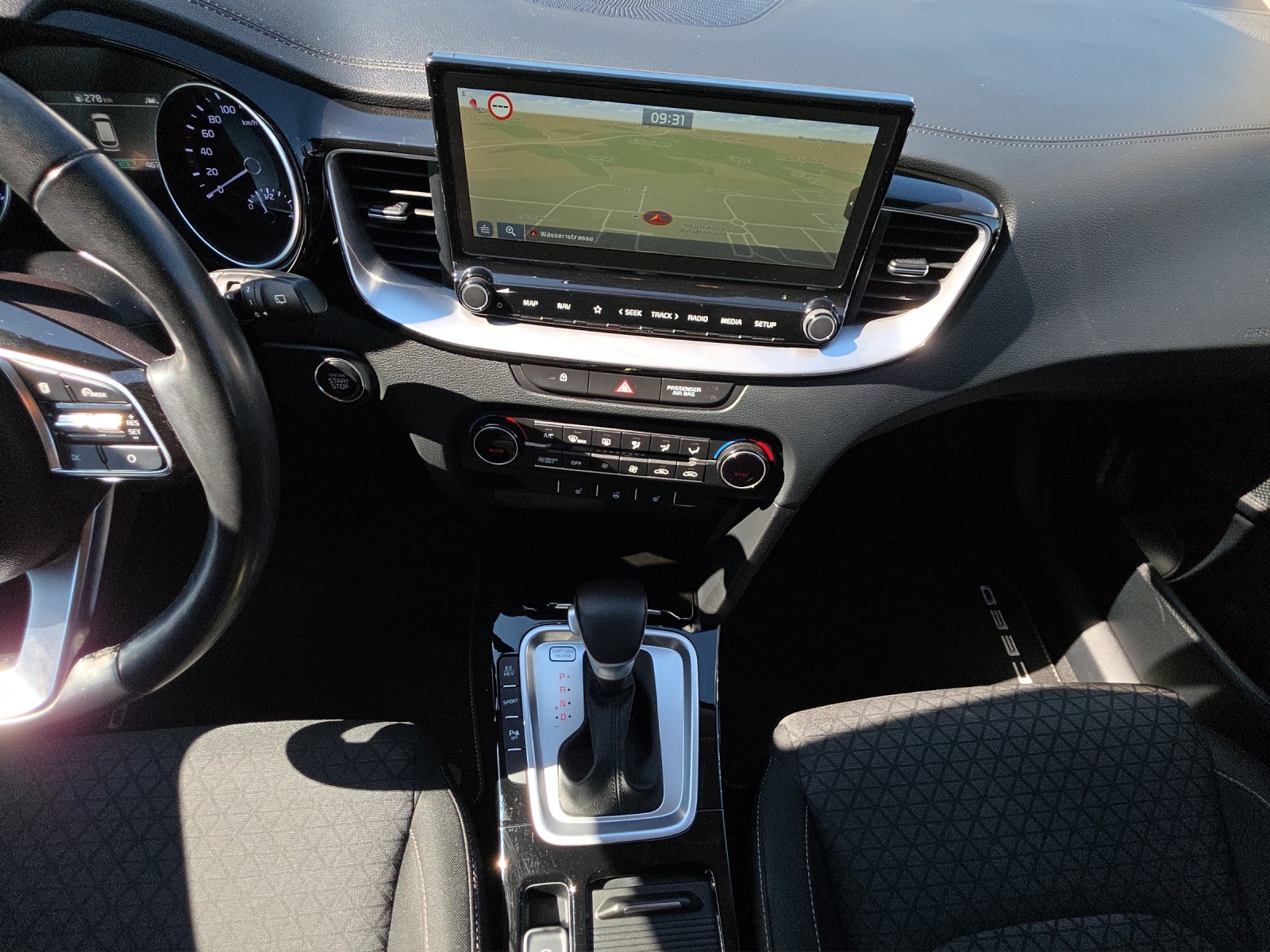 KIA Ceed Sportswagon 1.6 GDi Plug-in Hybrid Power DCT-image-11
