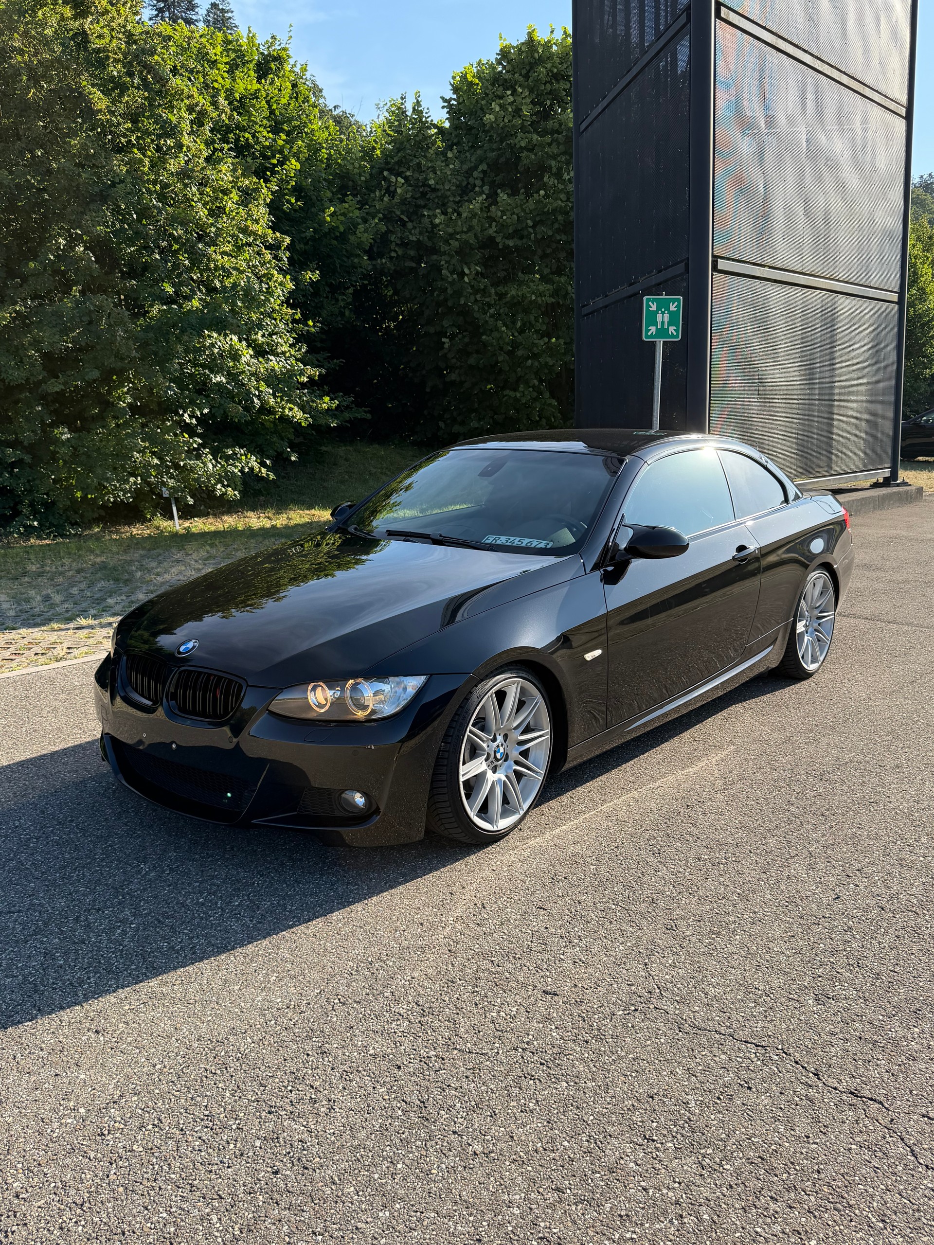 BMW 325i-image-0