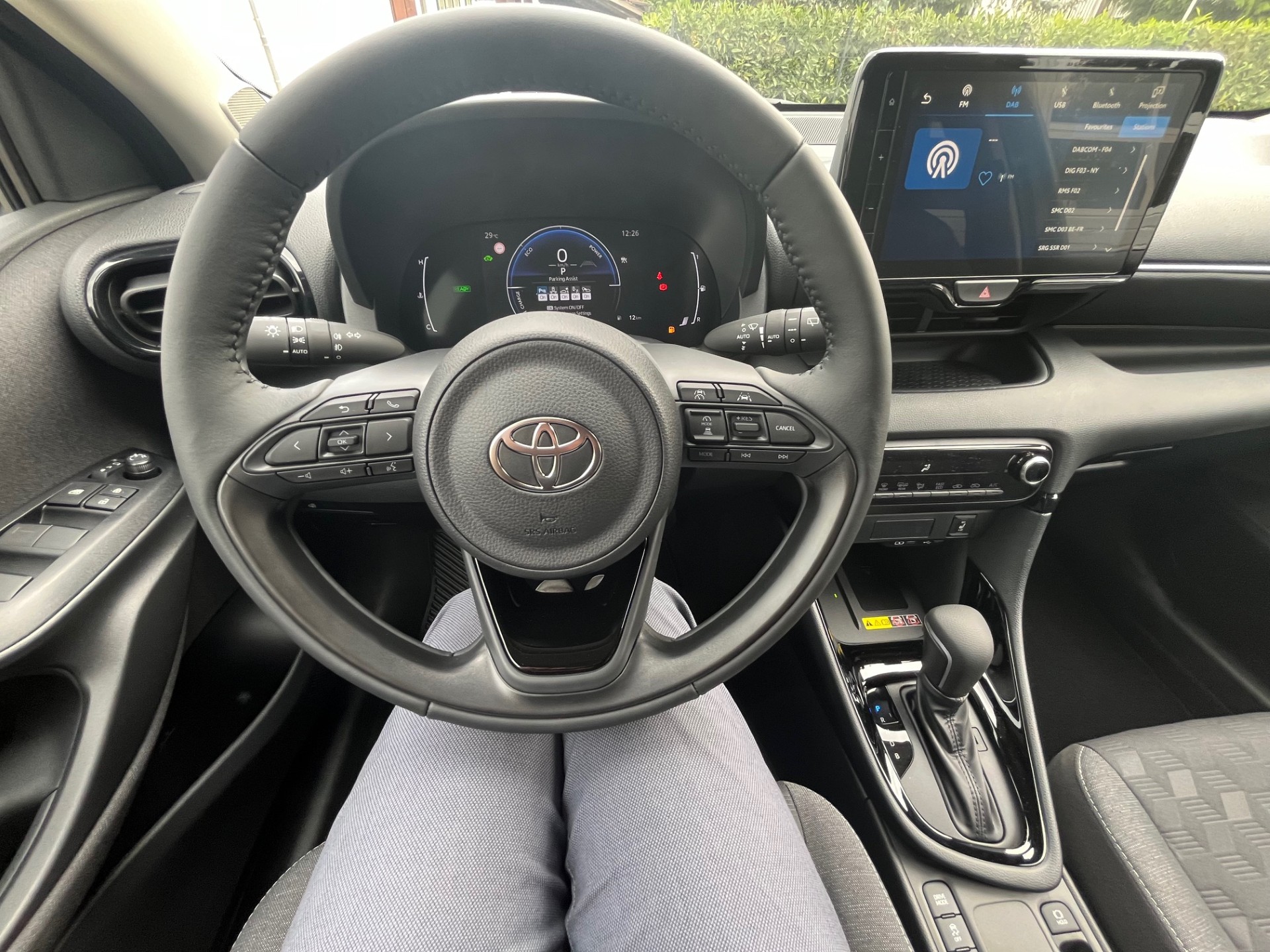 TOYOTA Yaris 1.5 Trend e-CVT-image-13