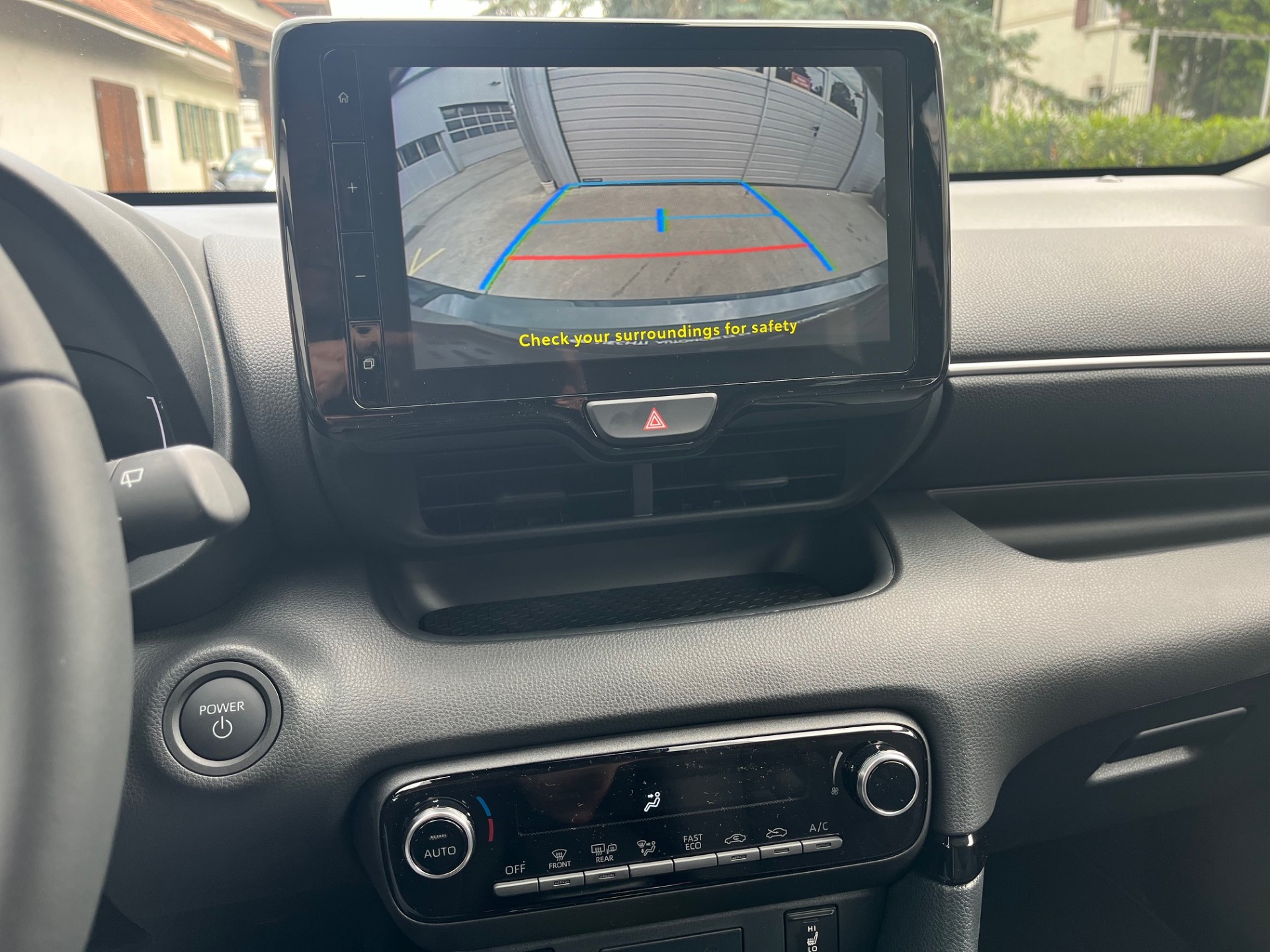 TOYOTA Yaris 1.5 Trend e-CVT-image-10