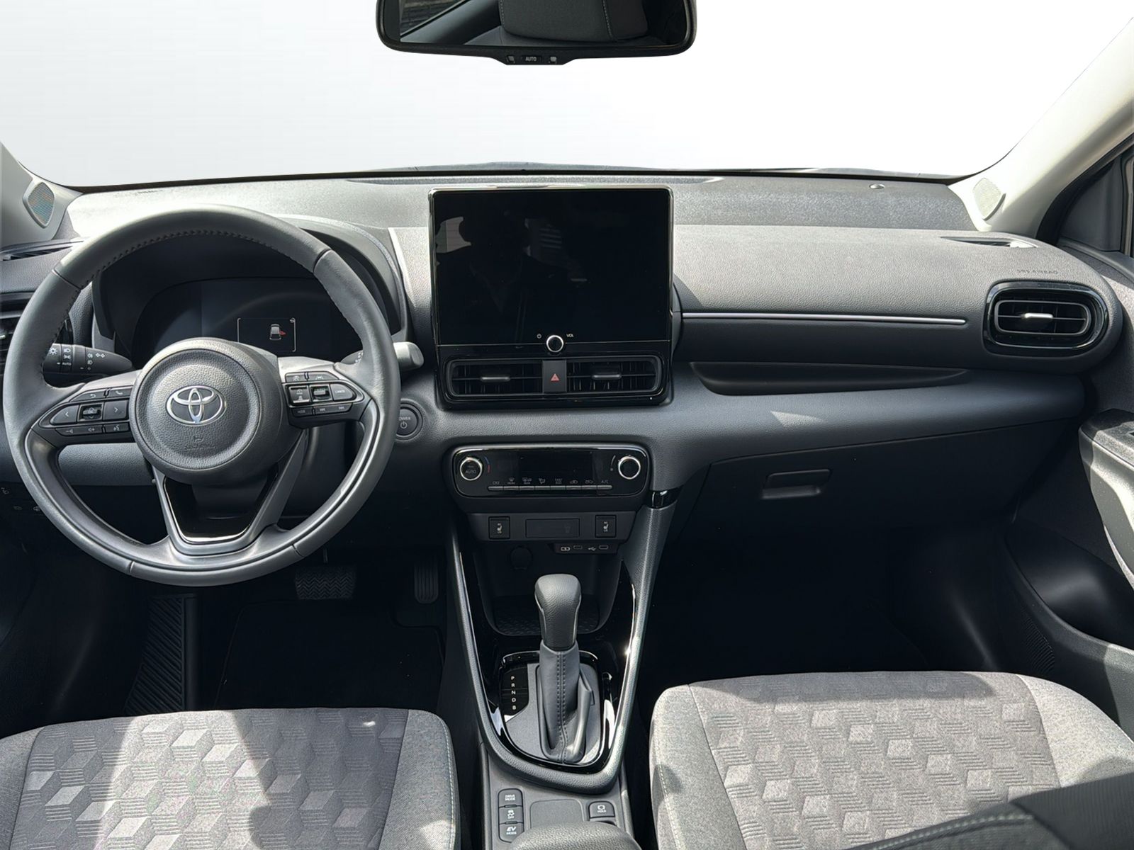 TOYOTA Yaris 1.5 Trend e-CVT-image-7