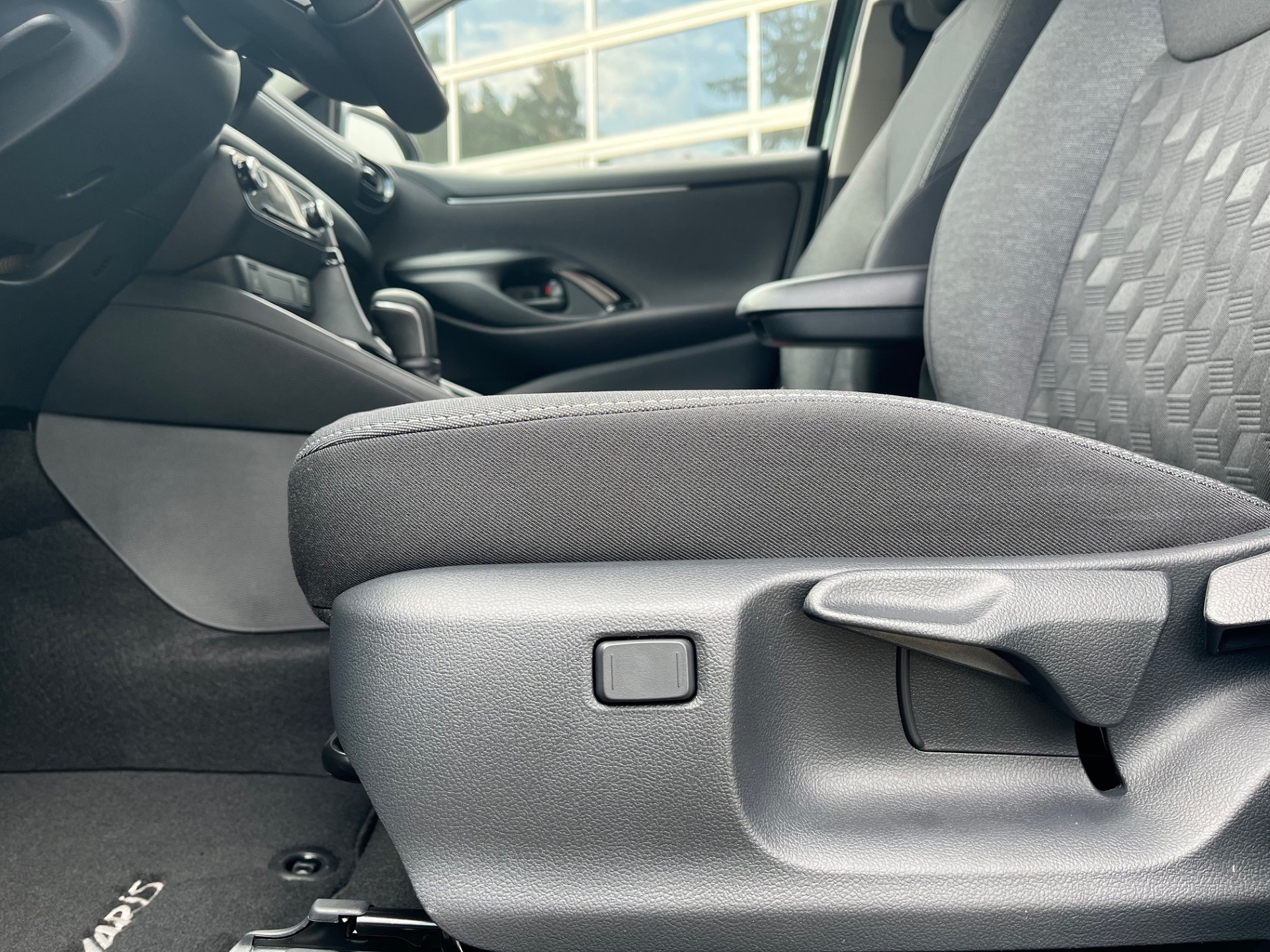 TOYOTA Yaris 1.5 Trend e-CVT-image-14